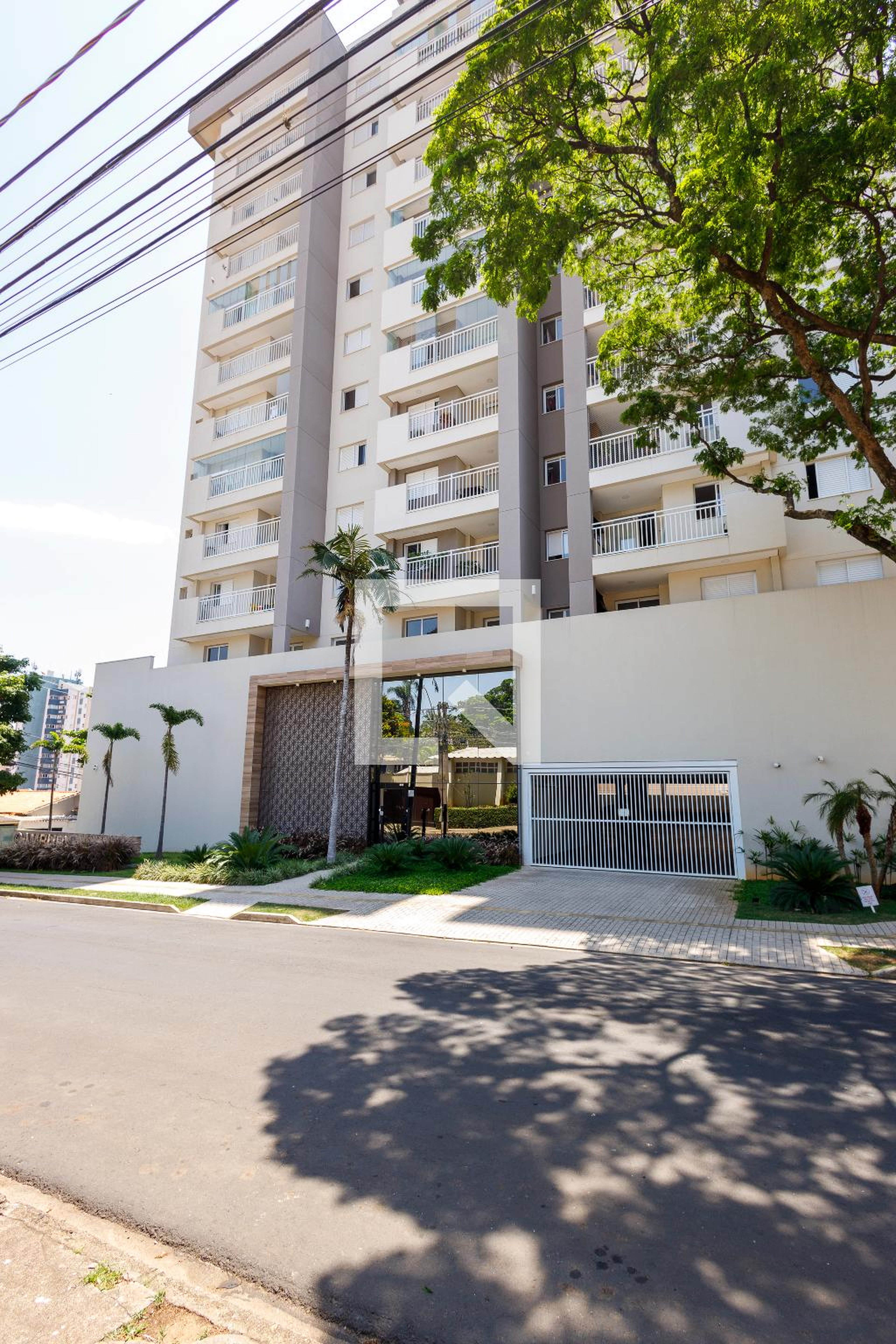 Fachada do Prédio Condomínio Cambury