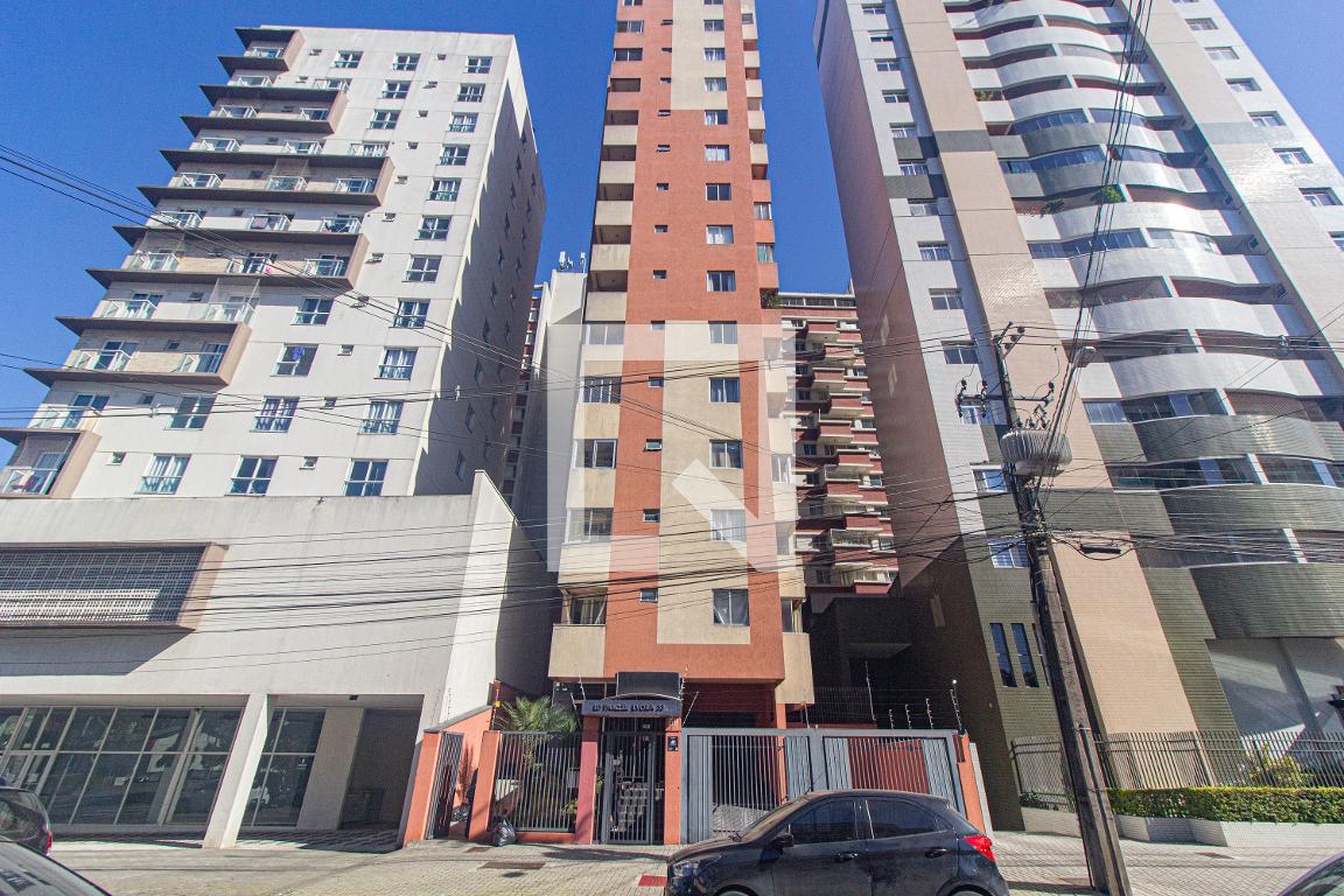 Fachada Condomínio em Rua Schiller, 33