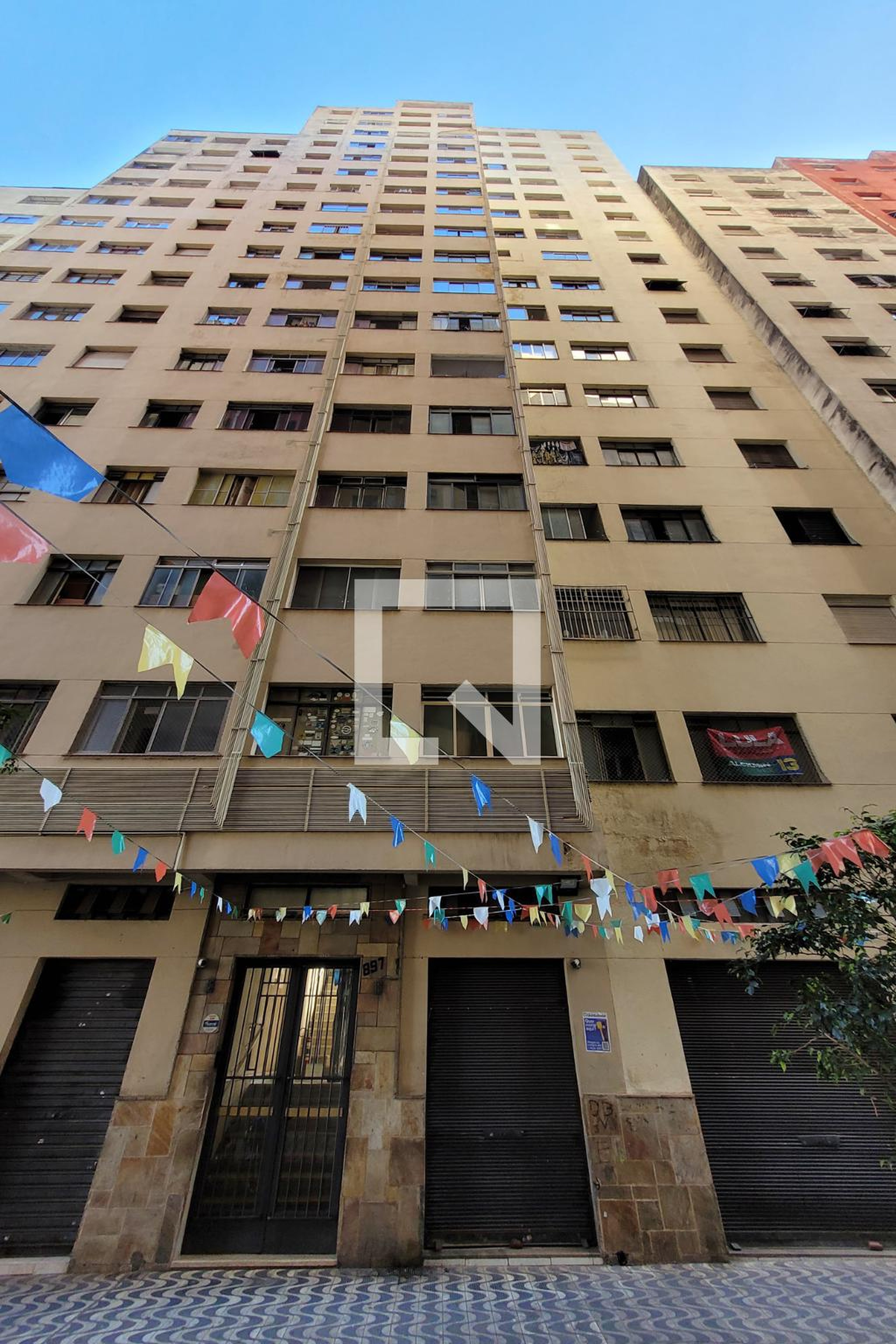 Fachada Condomínio em Rua Barão de Iguape, 987