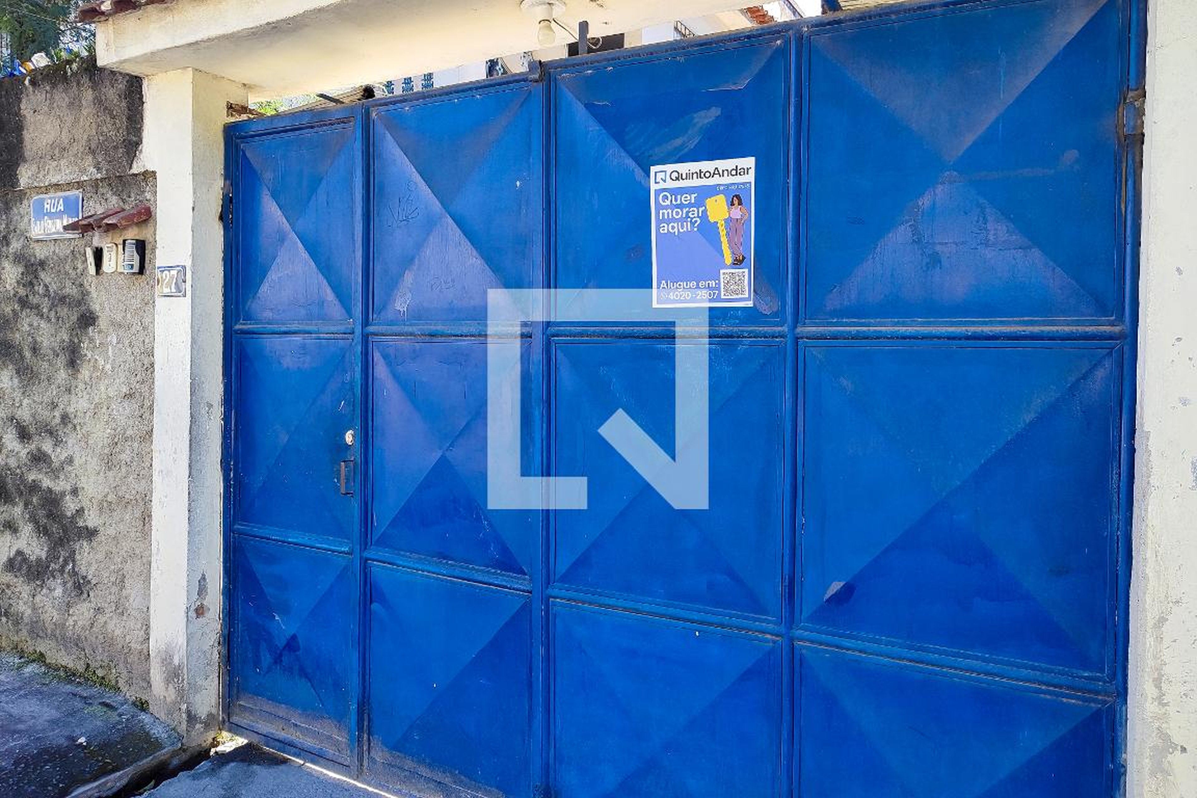 Fachada do condomínio Condomínio em Rua Emílio Ferreira Nunes, 27