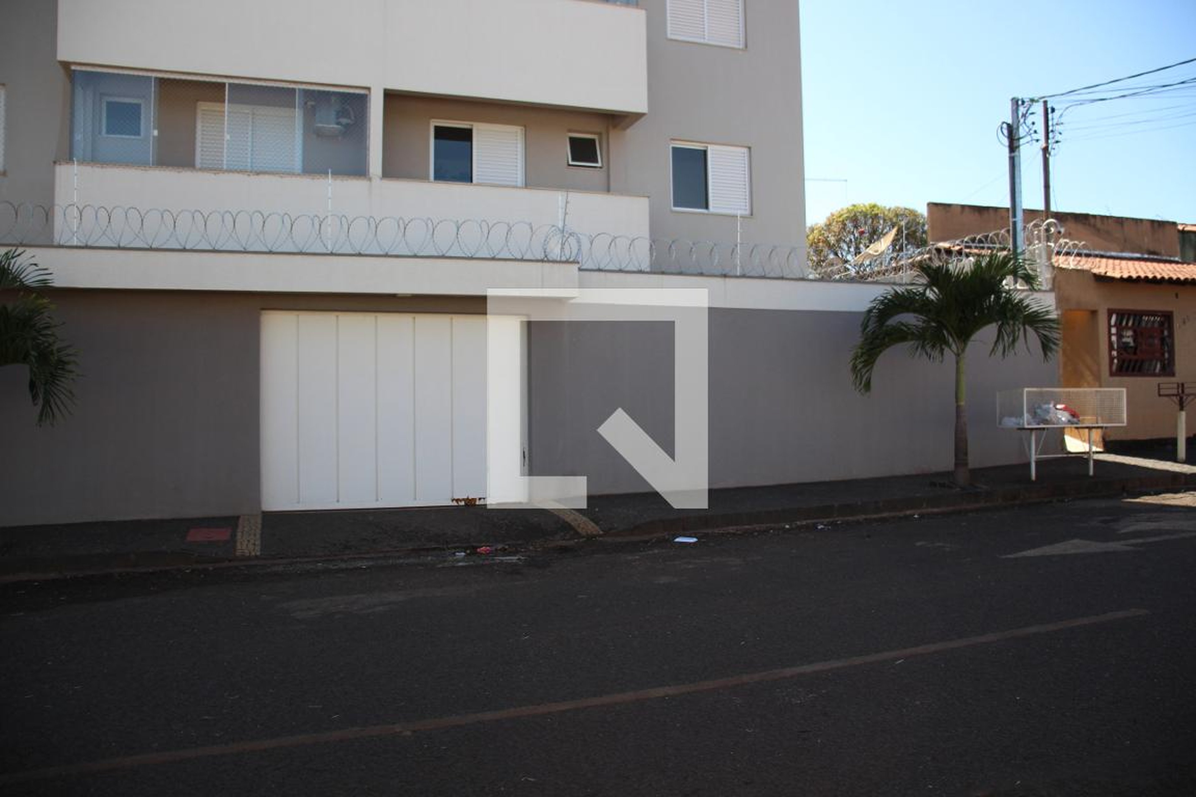 Fachada Condomínio em Rua Barão de Ouro Preto, 63