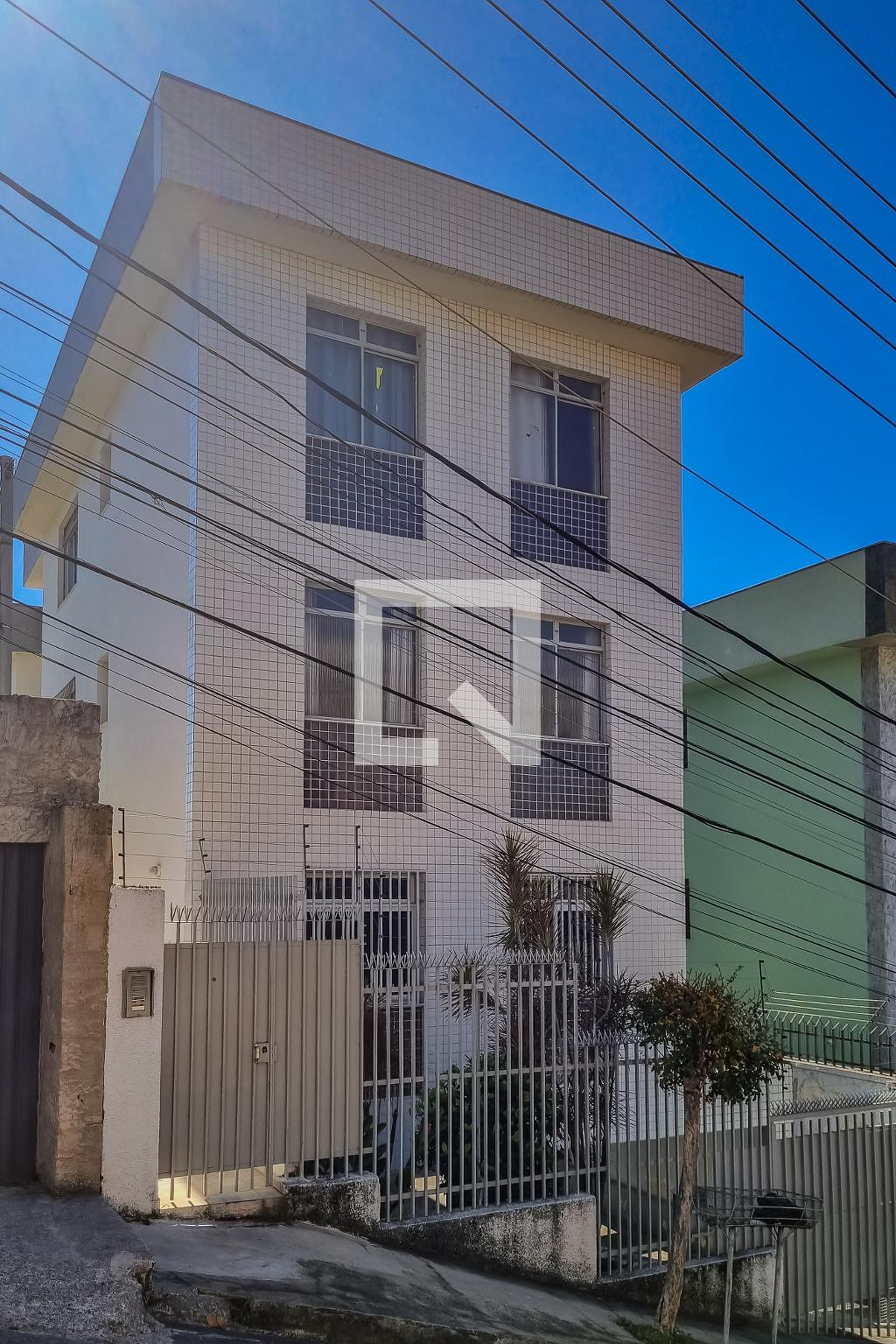 Fachada Condomínio em Rua Tenente Garro, 617