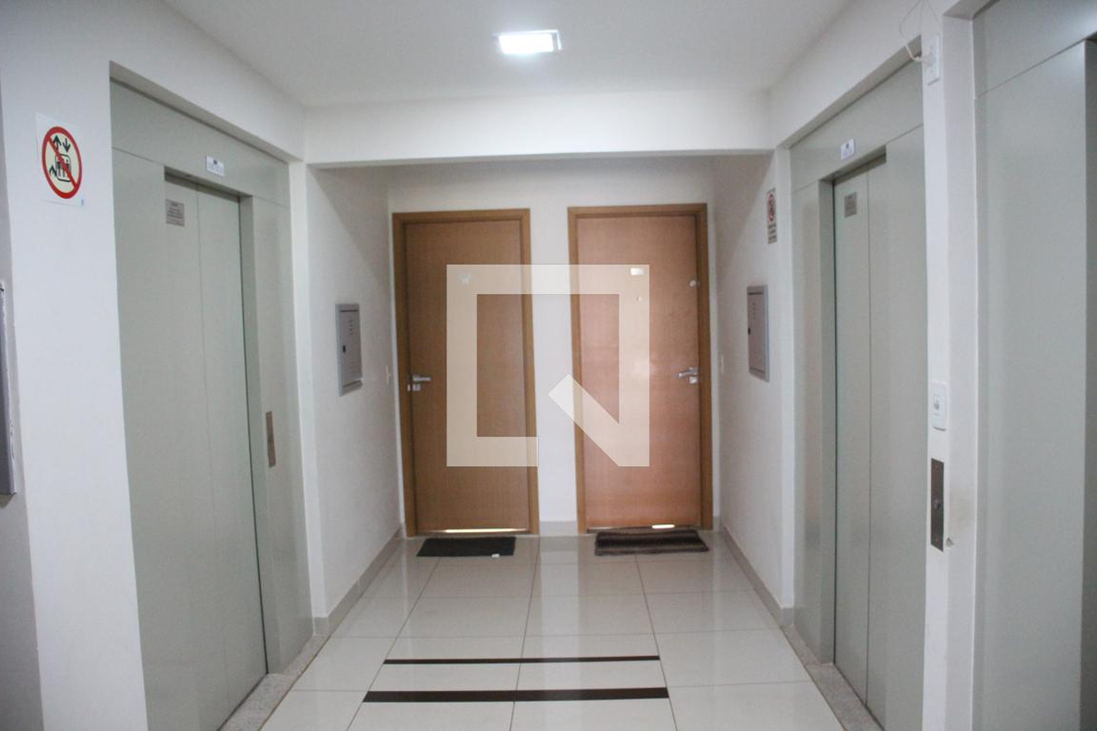 Entrada - Supreme Residence