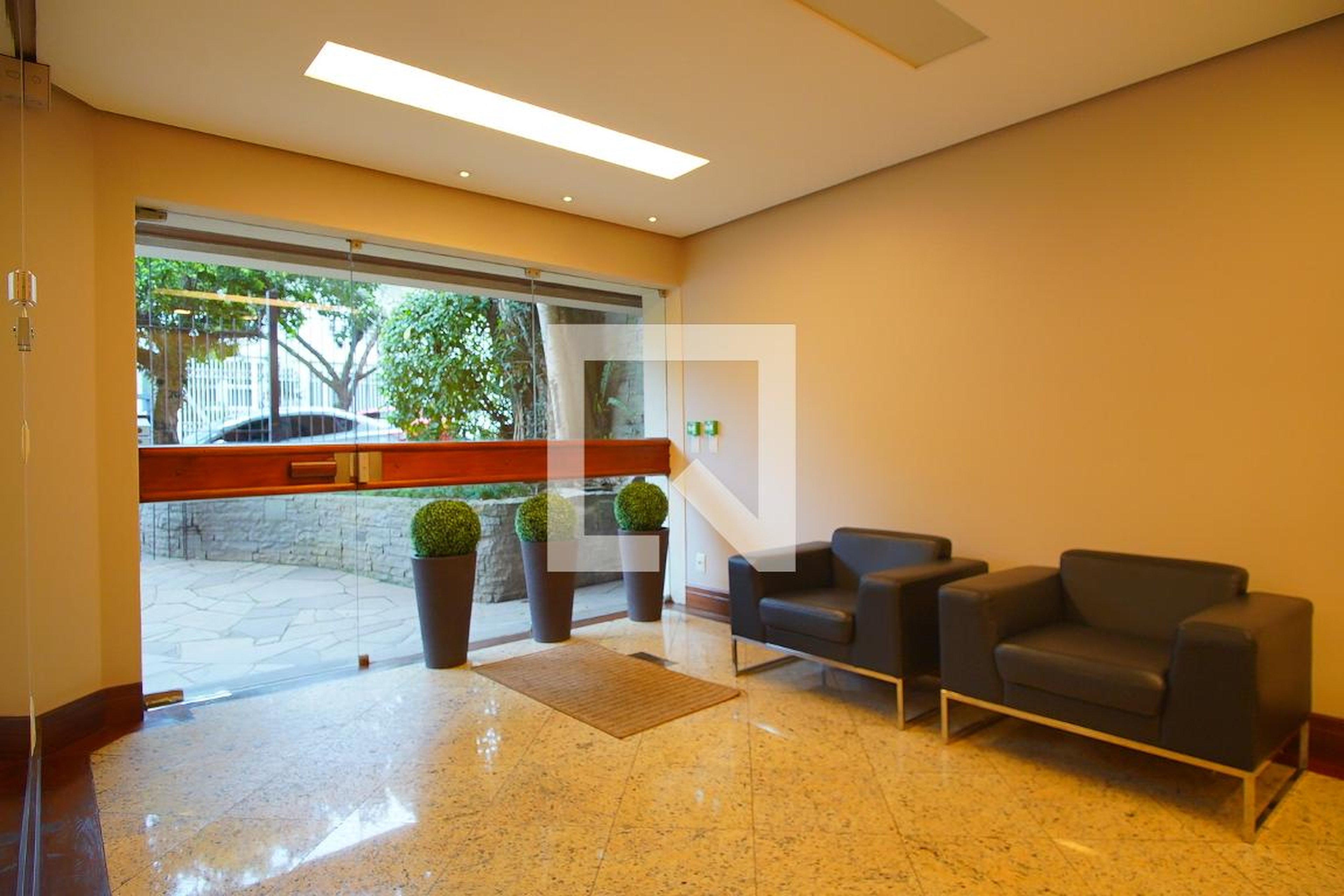 Hall de entrada Edificio Costa D'Antibe