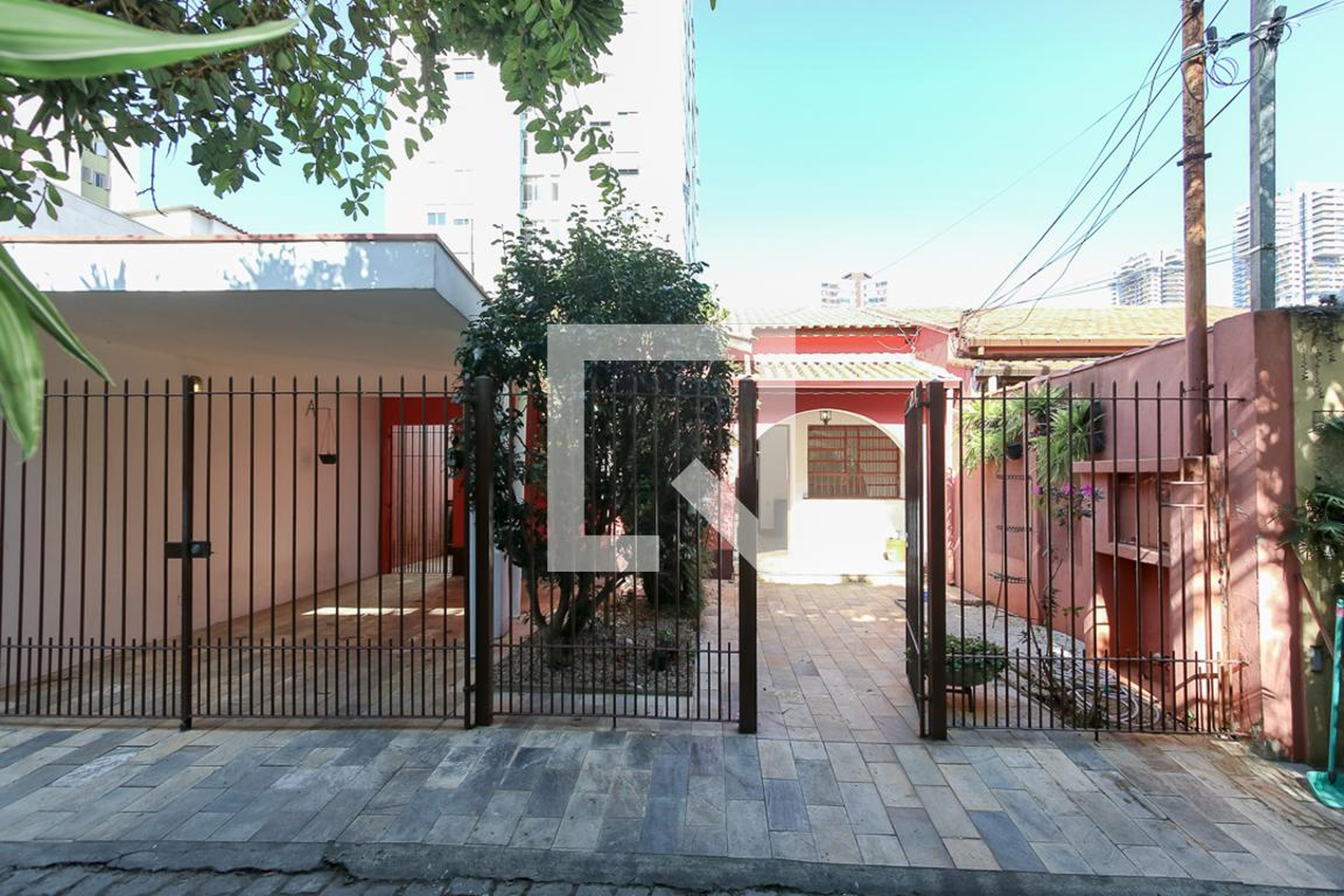 Fachada Condomínio em Rua Santo Arcádio, 61