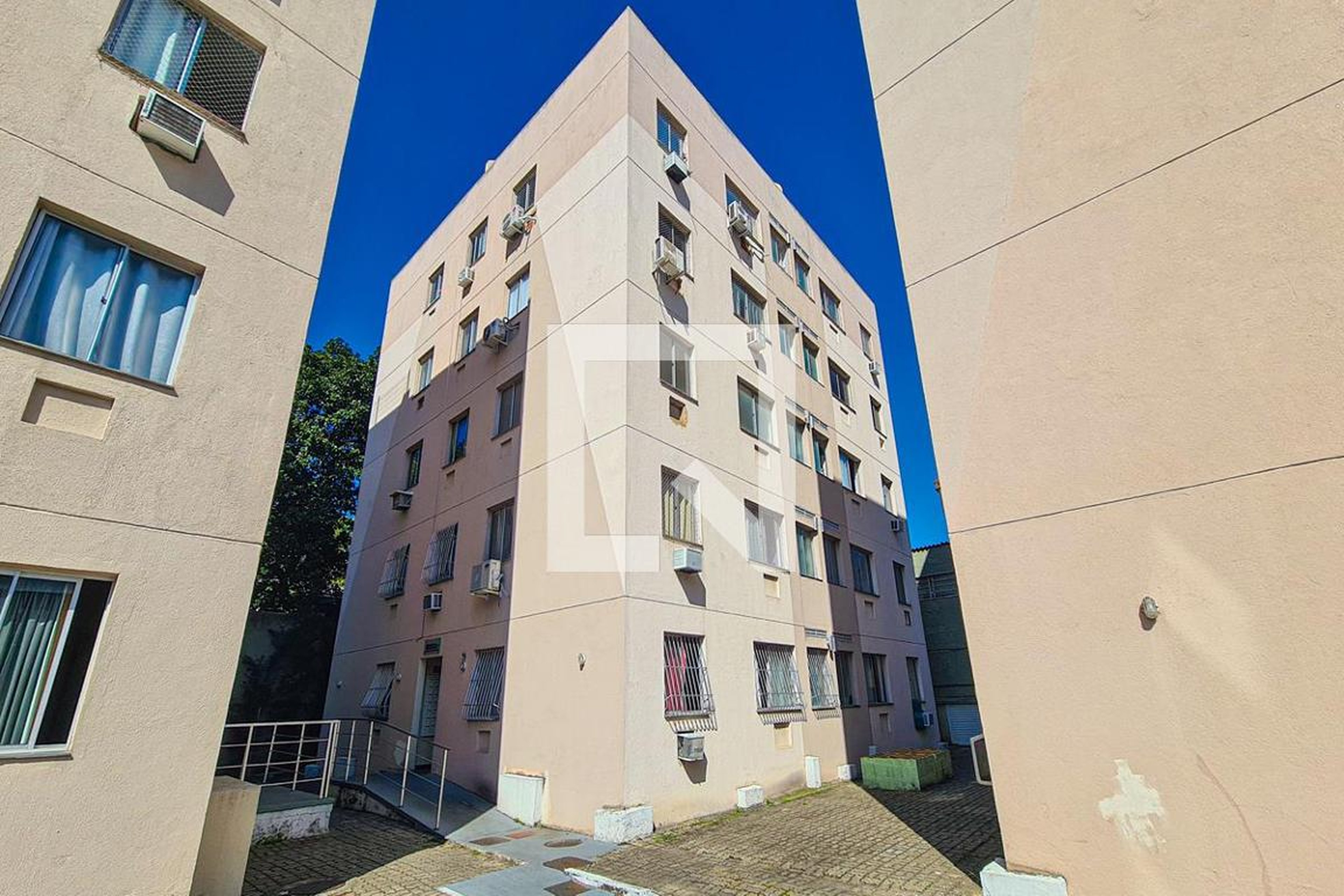 Fachada Residencial Amendoeiras