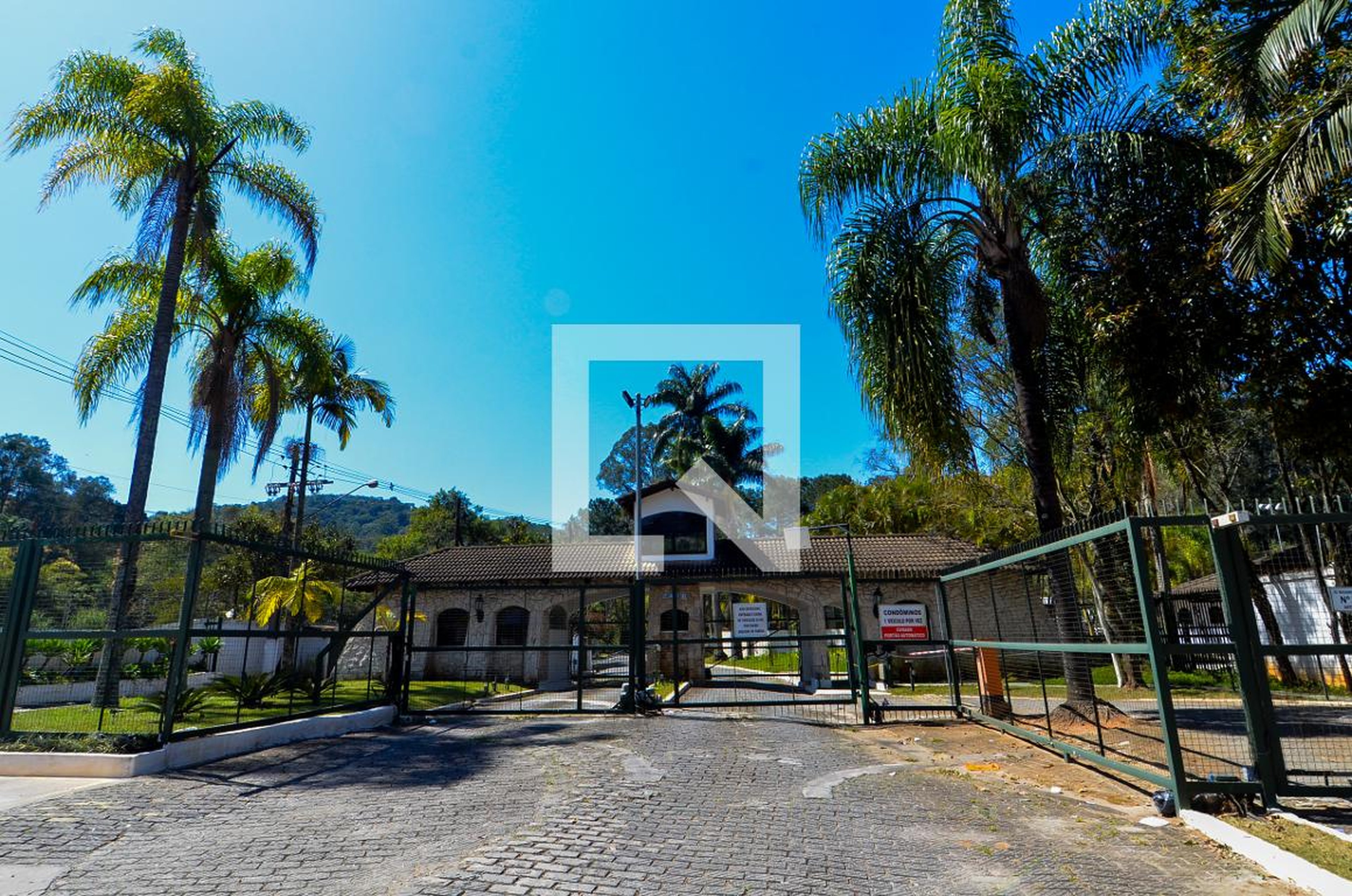 Fachada do Condomínio Residencial Portal dos Gramados