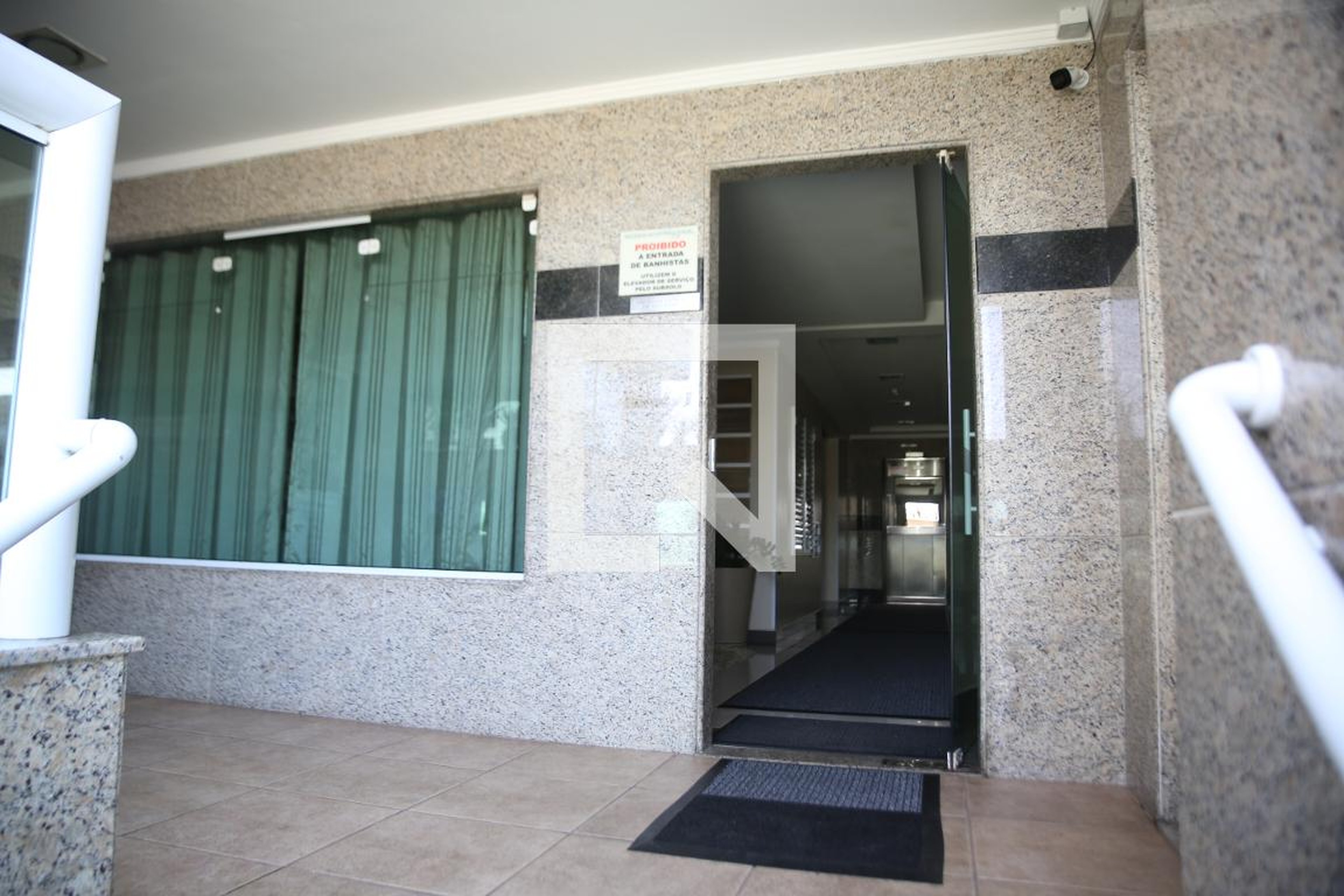 Entrada - Edifício Residencial Pitangueira