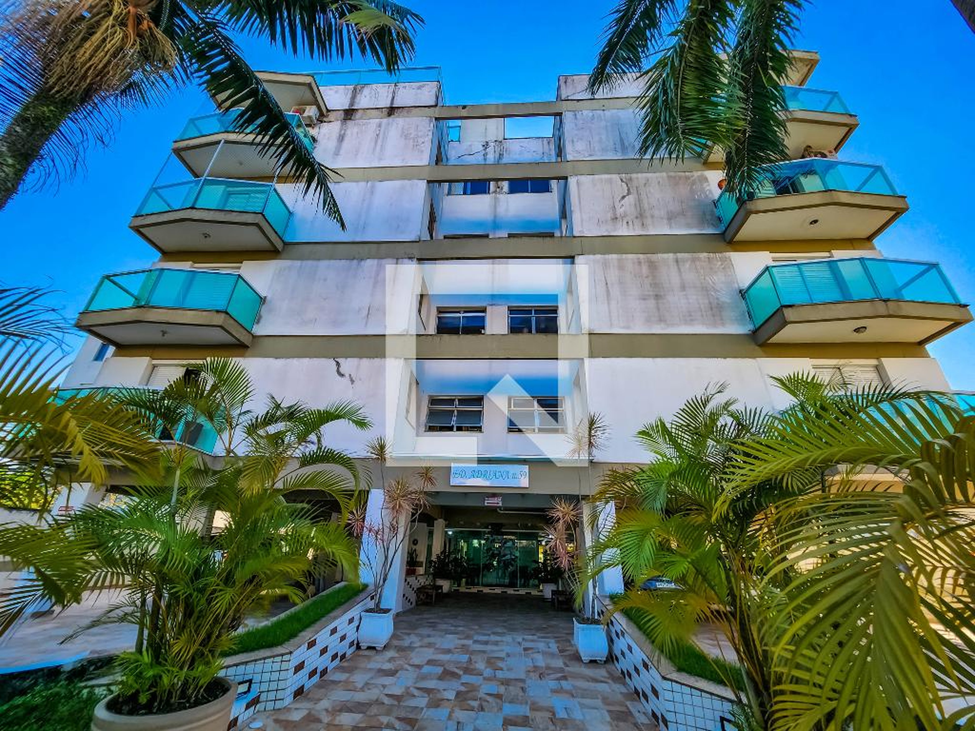 Fachada do Prédio Condomínio Edif. Adriana