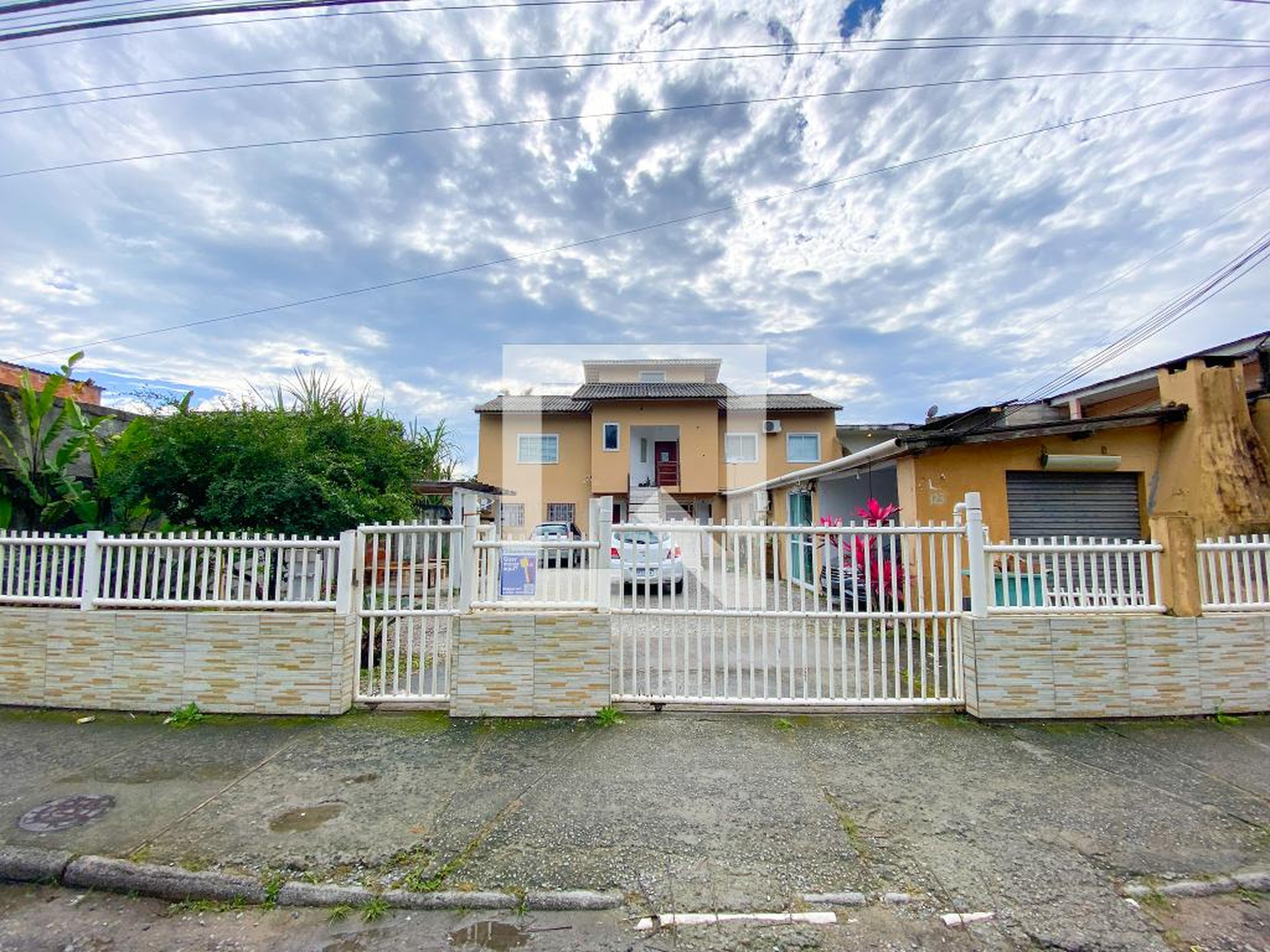 Fachada Condomínio em Servidão Olímpio Manoel da Costa, 123