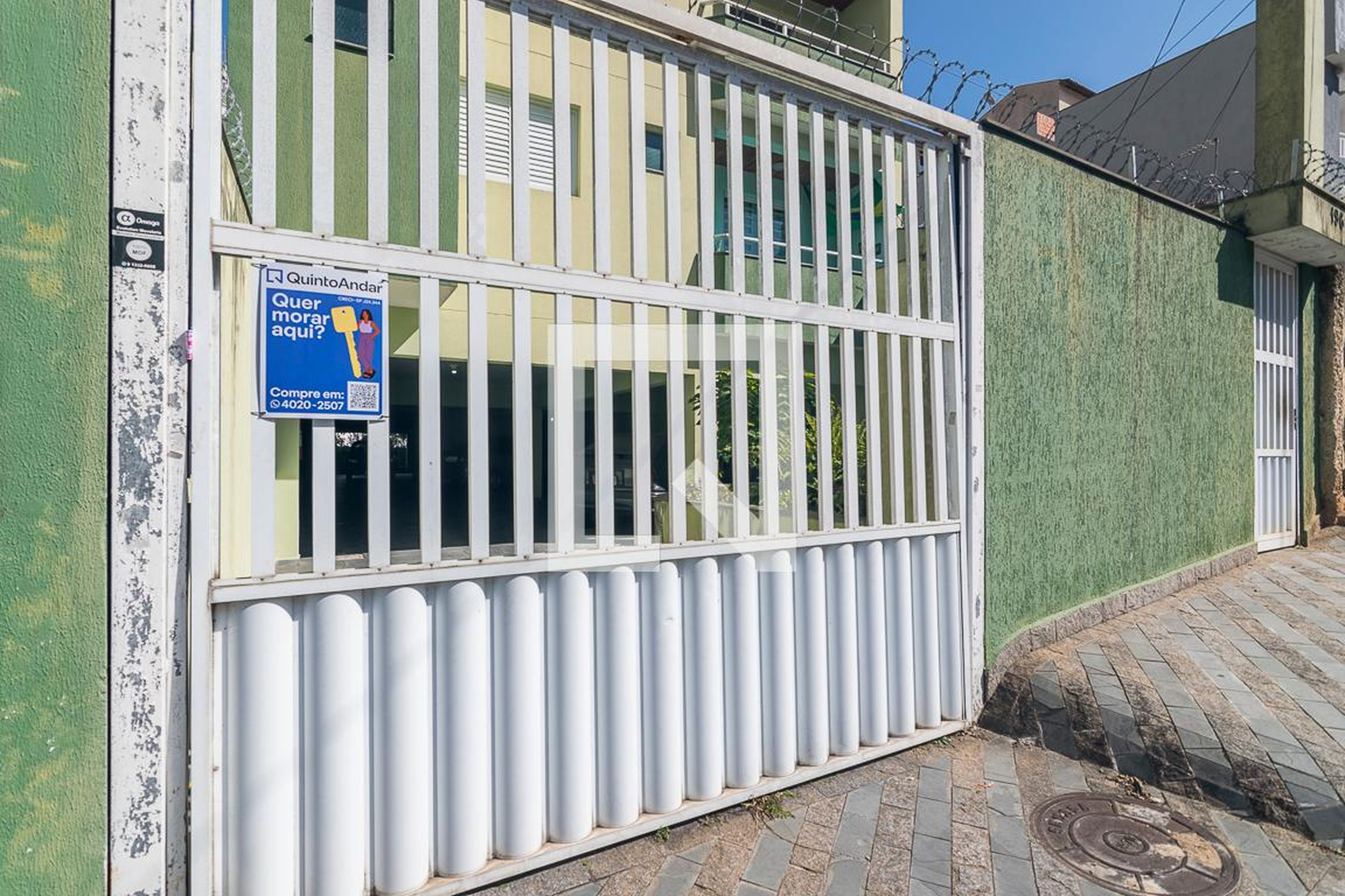 Fachada Condomínio em Rua Horácio Hunti, 196