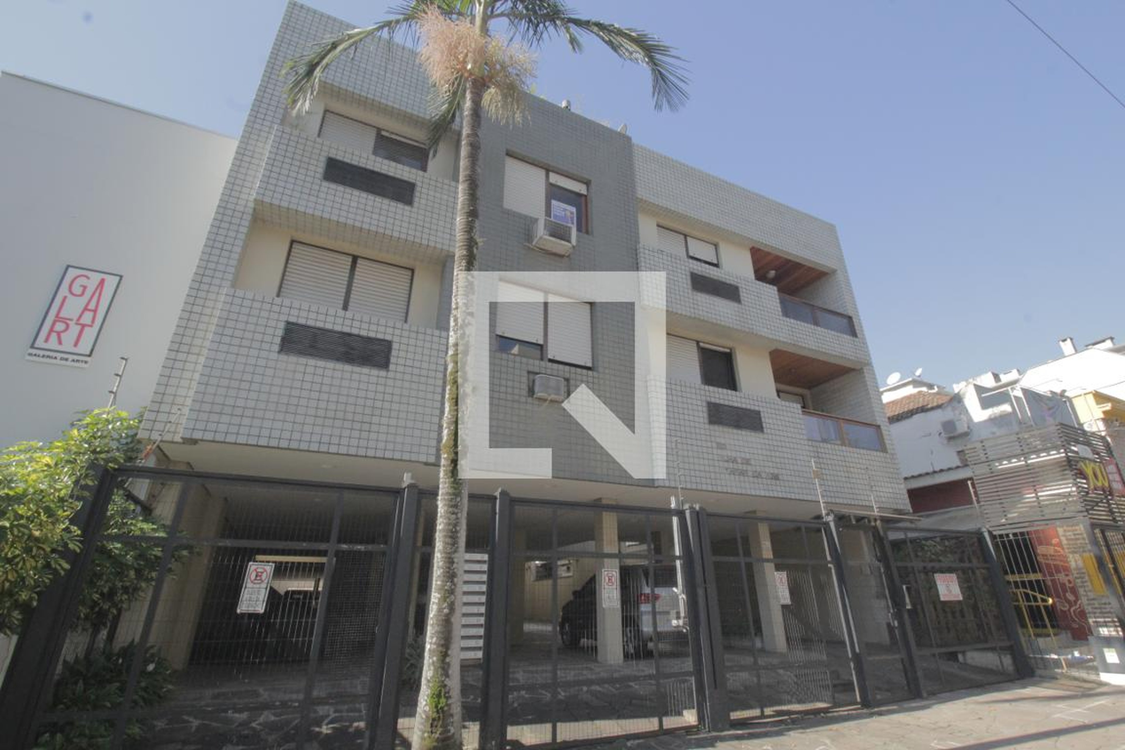 Fachada do Prédio Condomínio em Avenida Coronel Lucas de Oliveira, 138