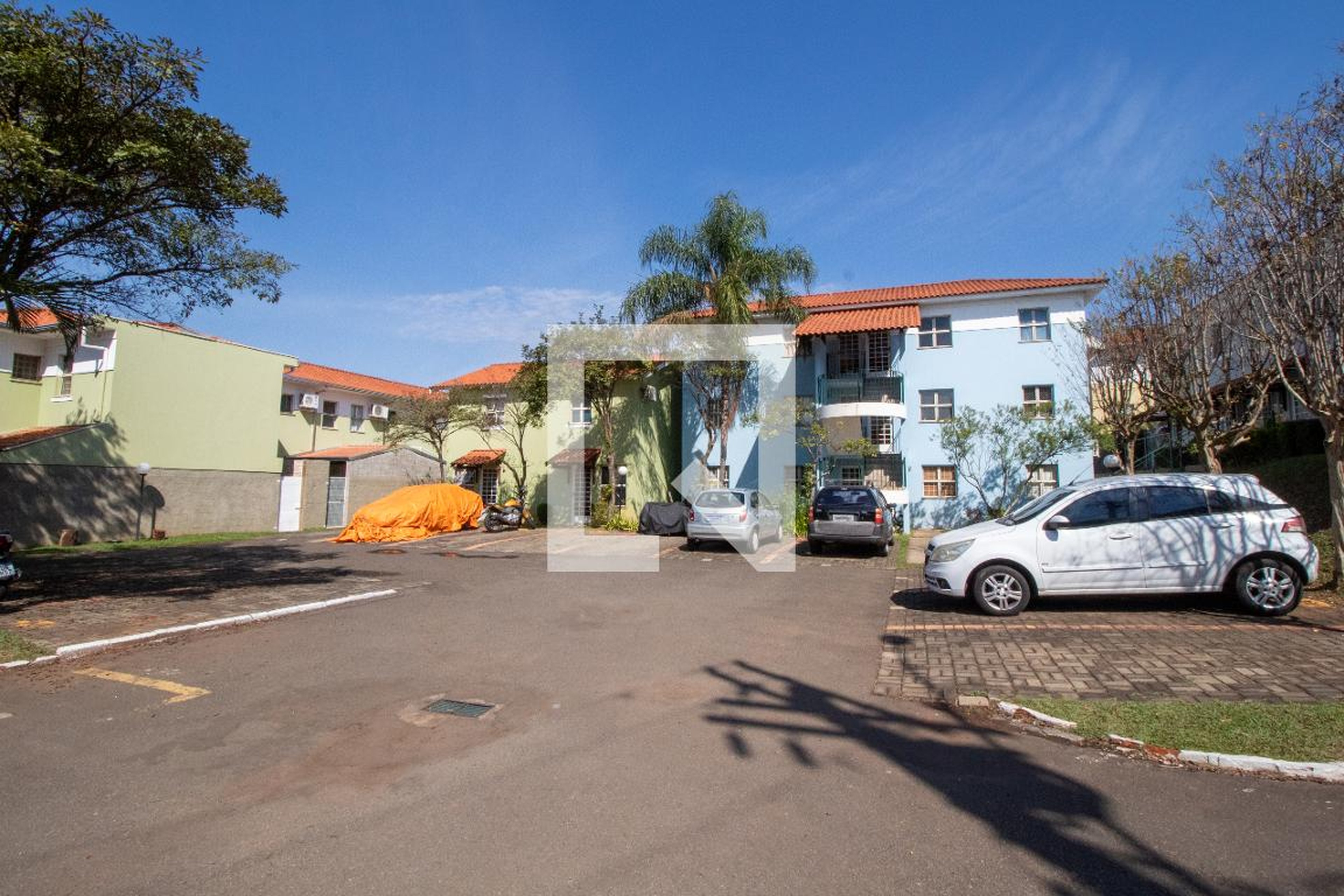 Condomínio - Villa Flora