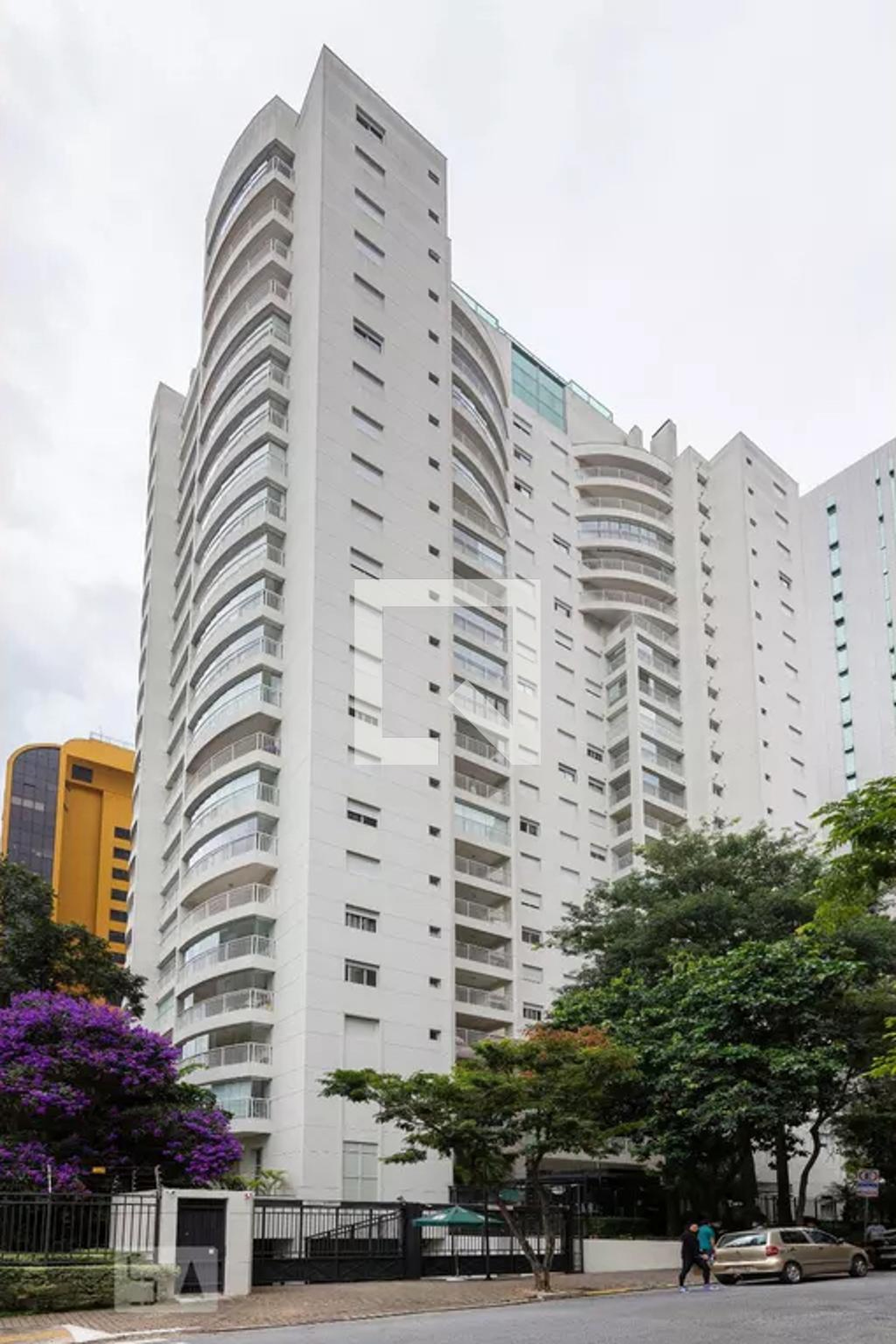 Fachada do Prédio Condomínio Via Paulista Home Stay