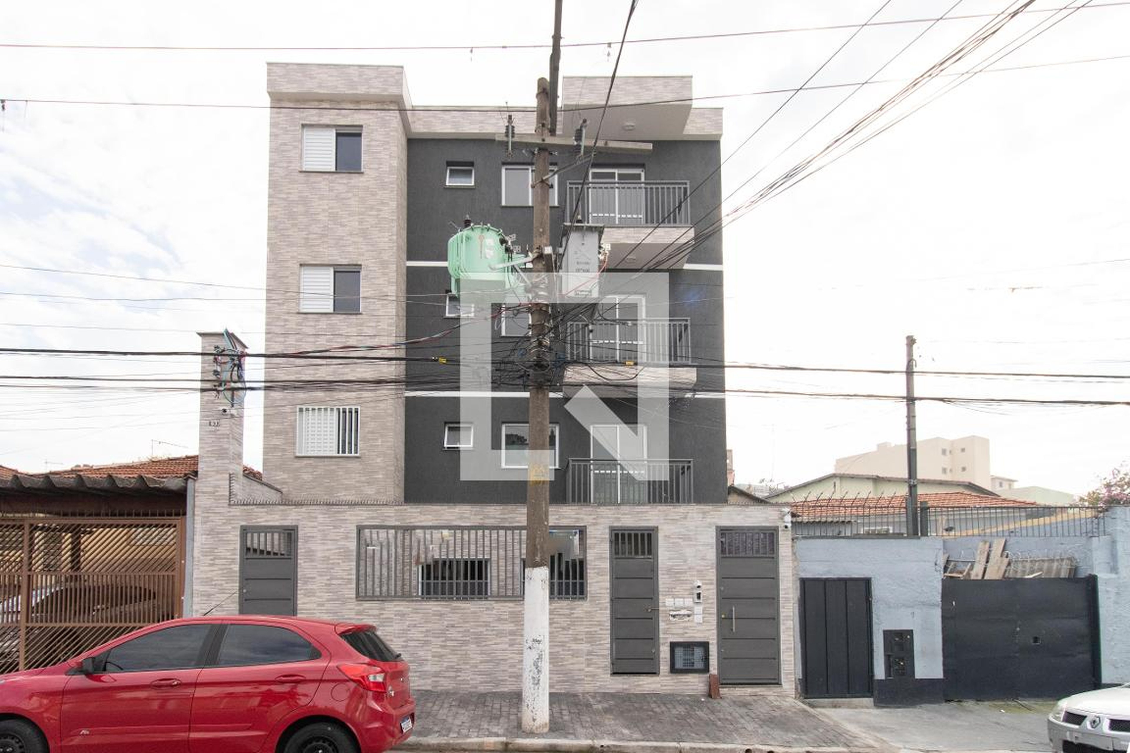 Fachada Condomínio em Rua Maria José Barroso, 63