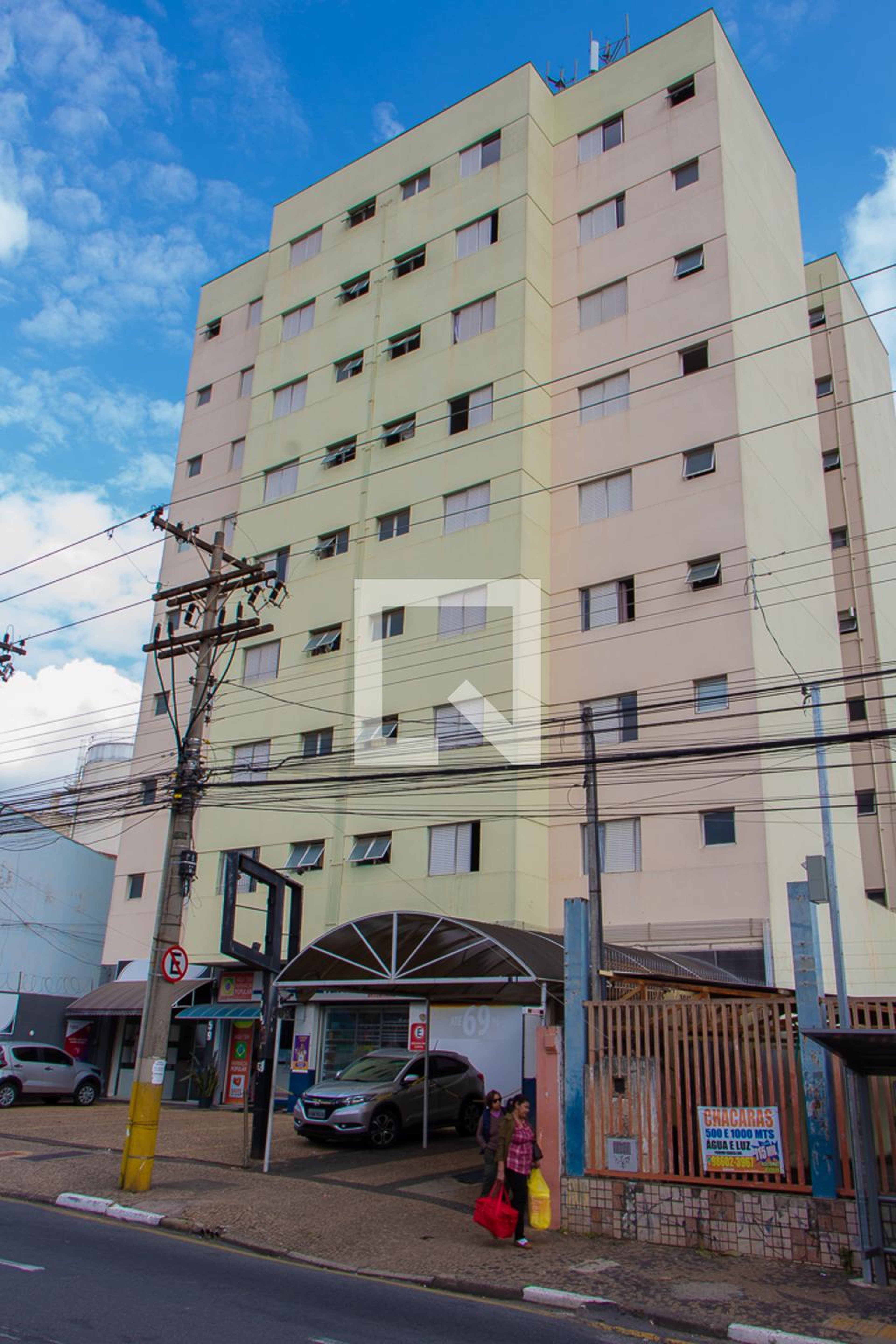 Fachada Condomínio em Rua Doutor Sales de Oliveira, 453