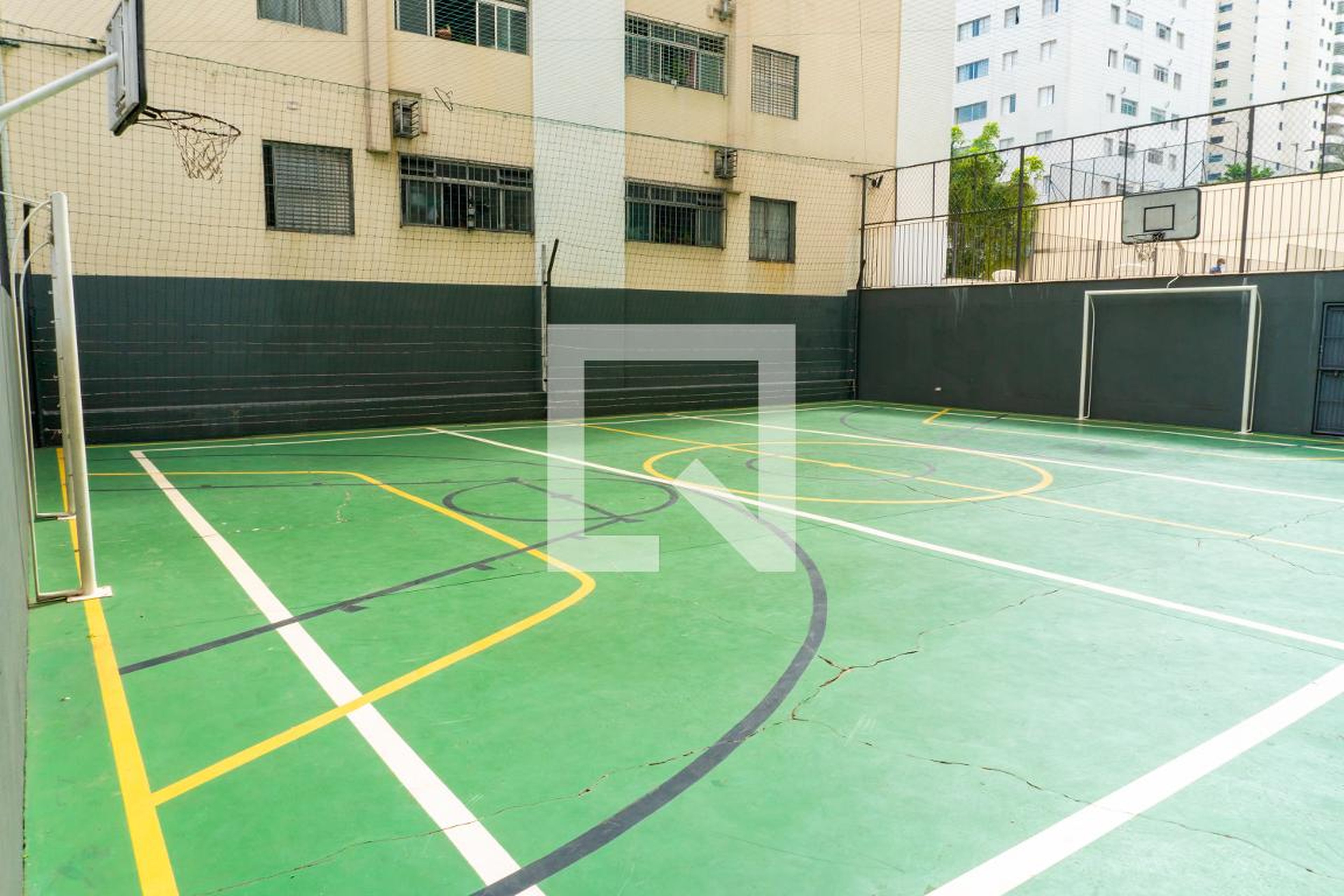 Quadra Esportiva - Edifício Saints Denis 1178