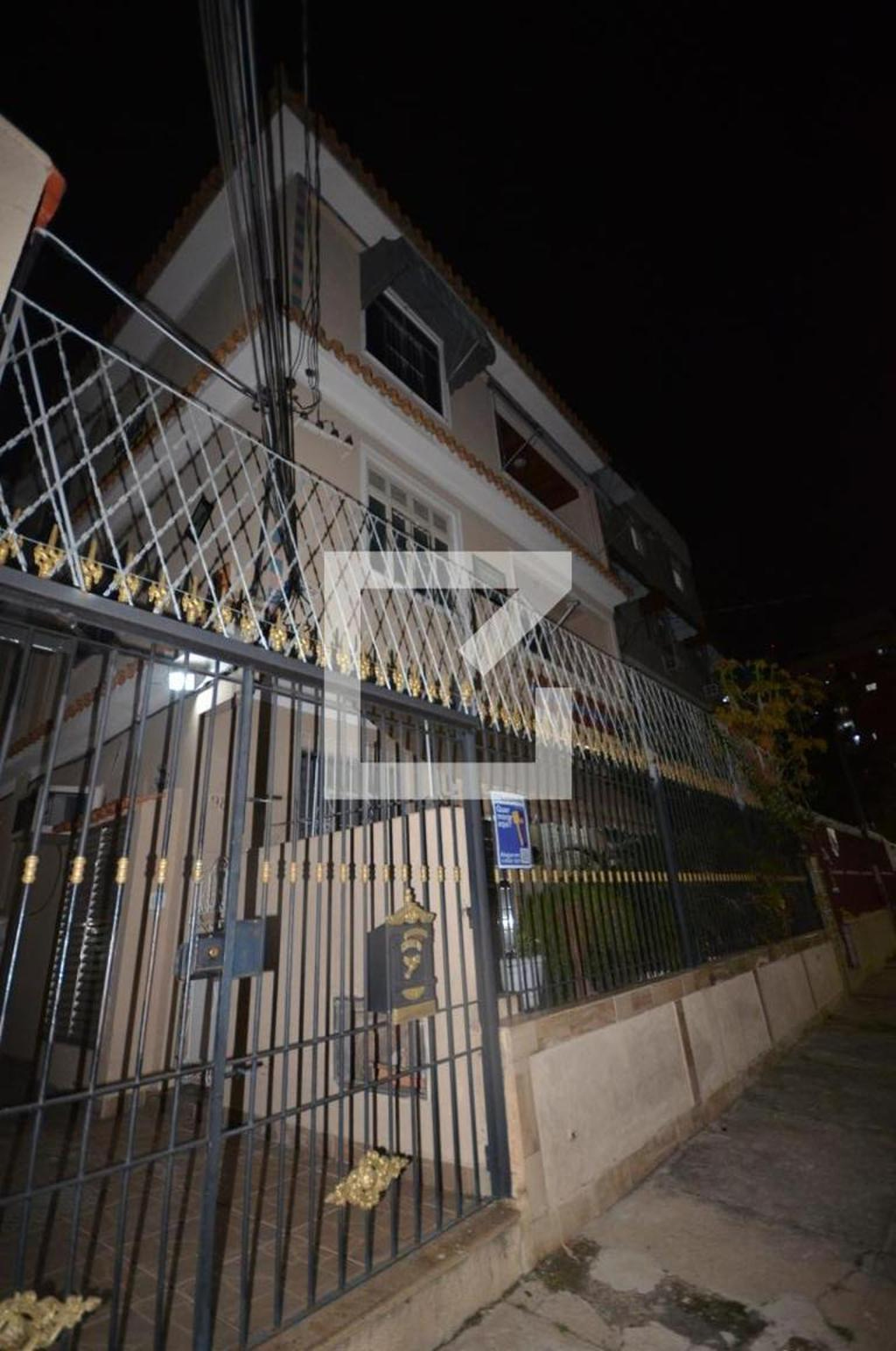 Fachada Condomínio em Rua Pascal, 98