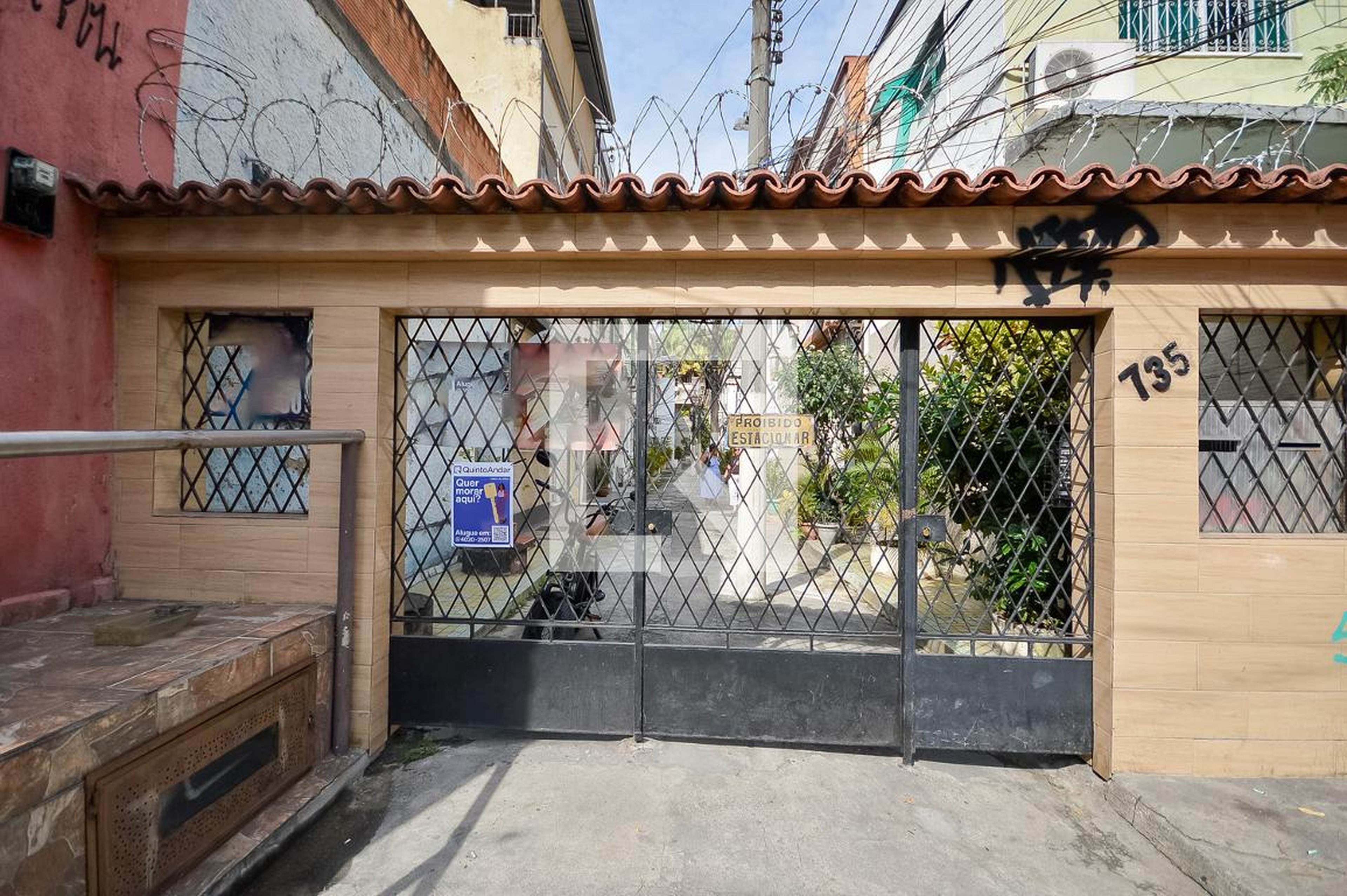 Fachada Condomínio em Rua Teodoro da Silva, 735