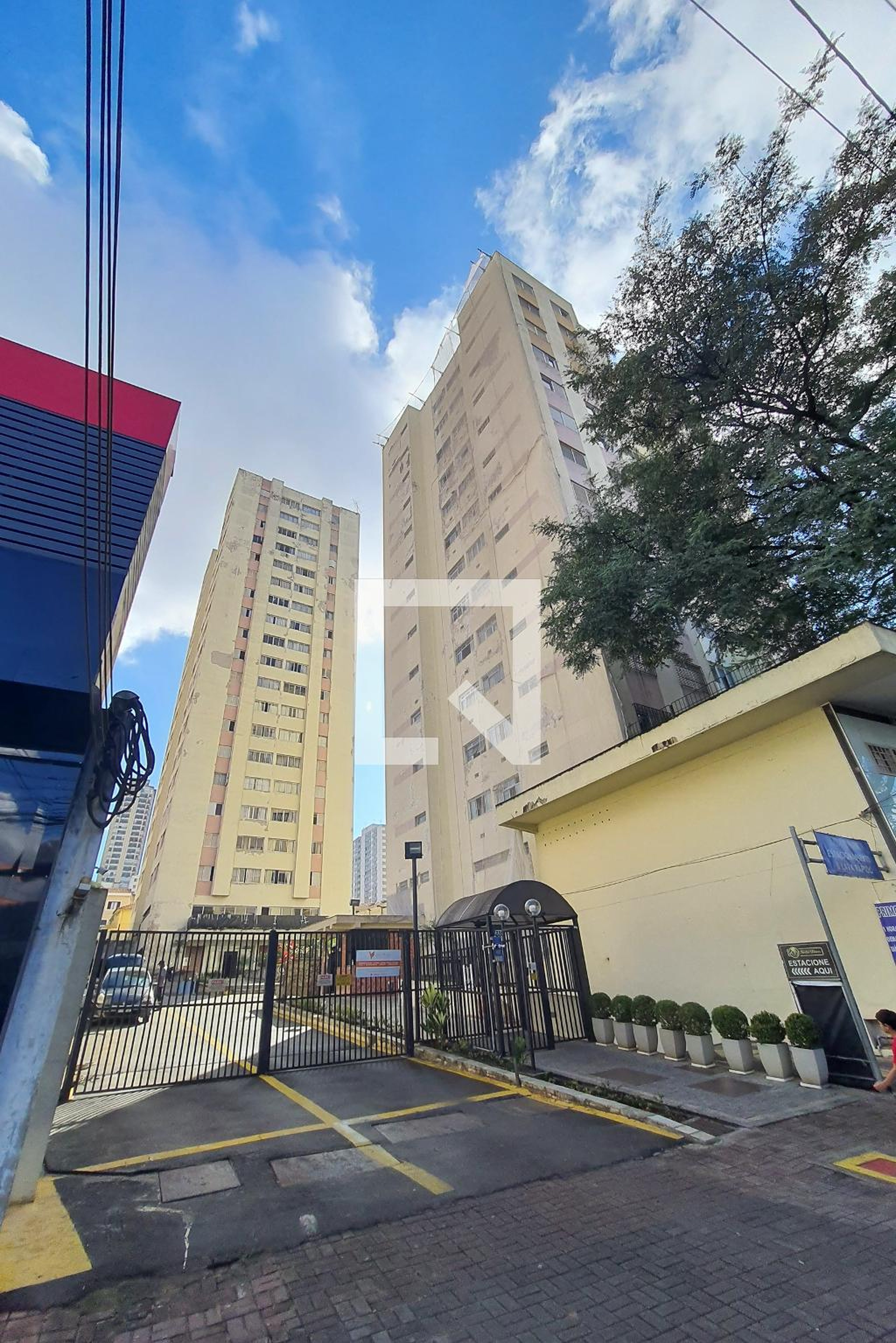 Fachada Condomínio em Rua Doutor César, 330