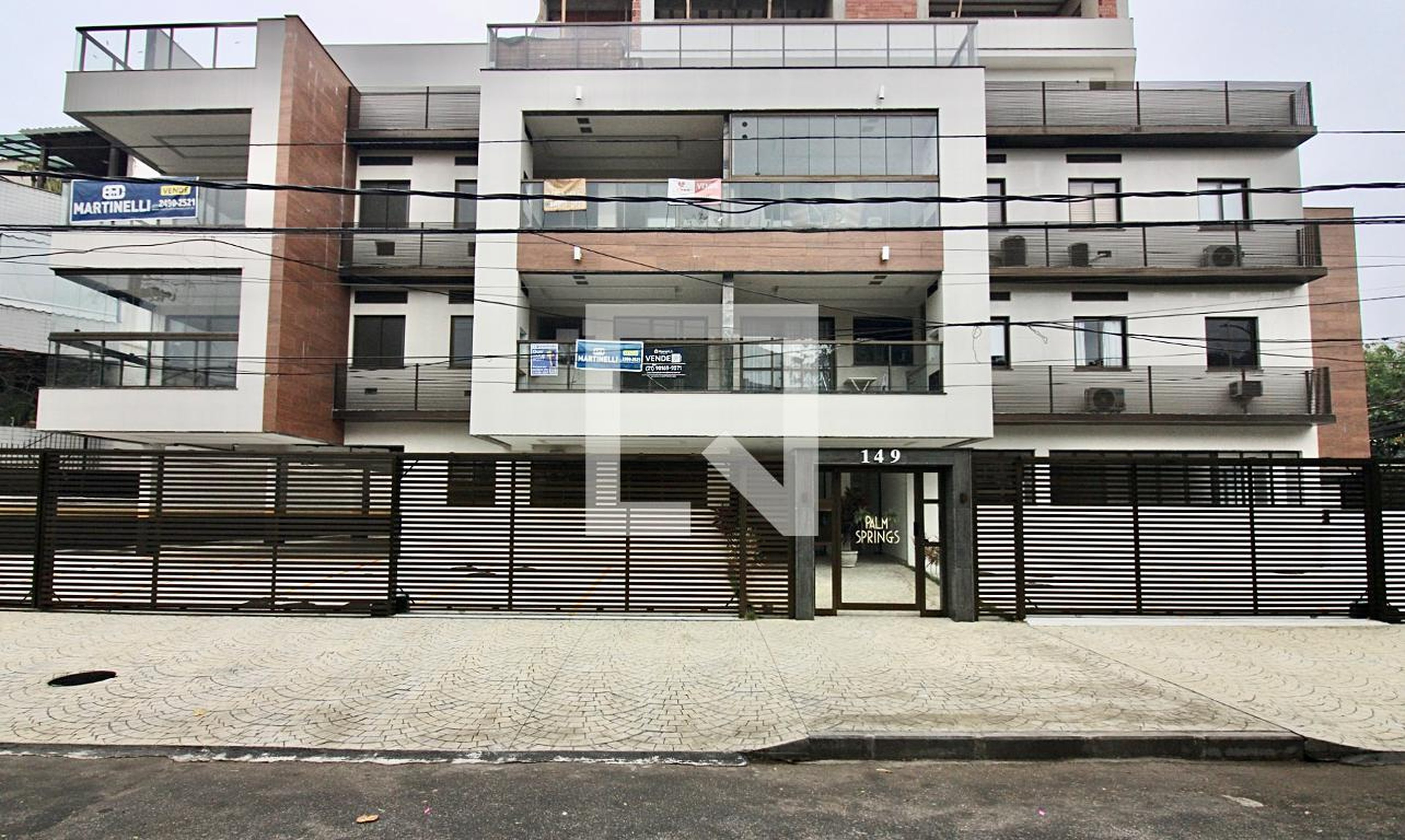 Fachada Condomínio em Rua Vicente Scofano, 194