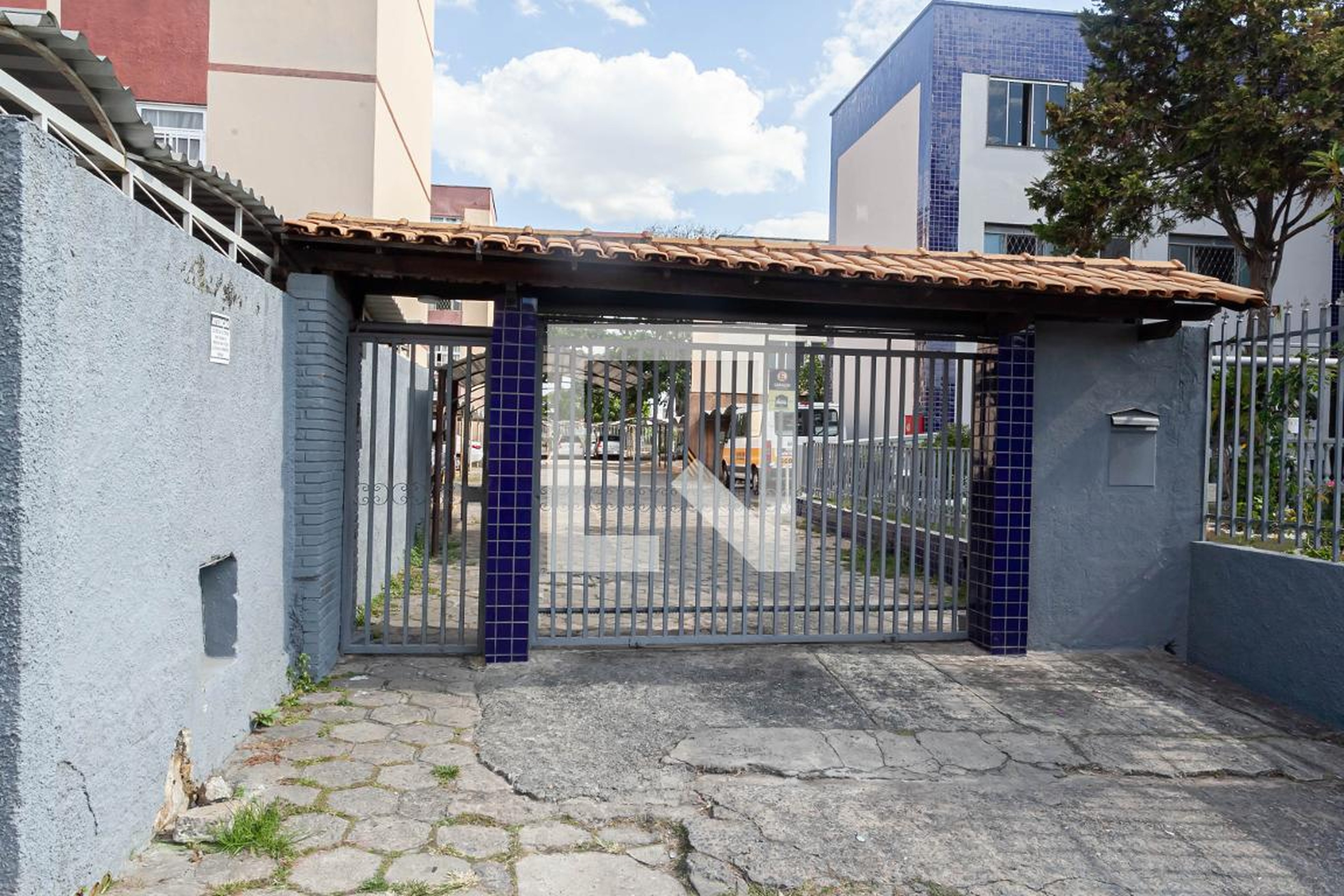 Fachada do Condomínio Condomínio em Rua Uirapiana, 121