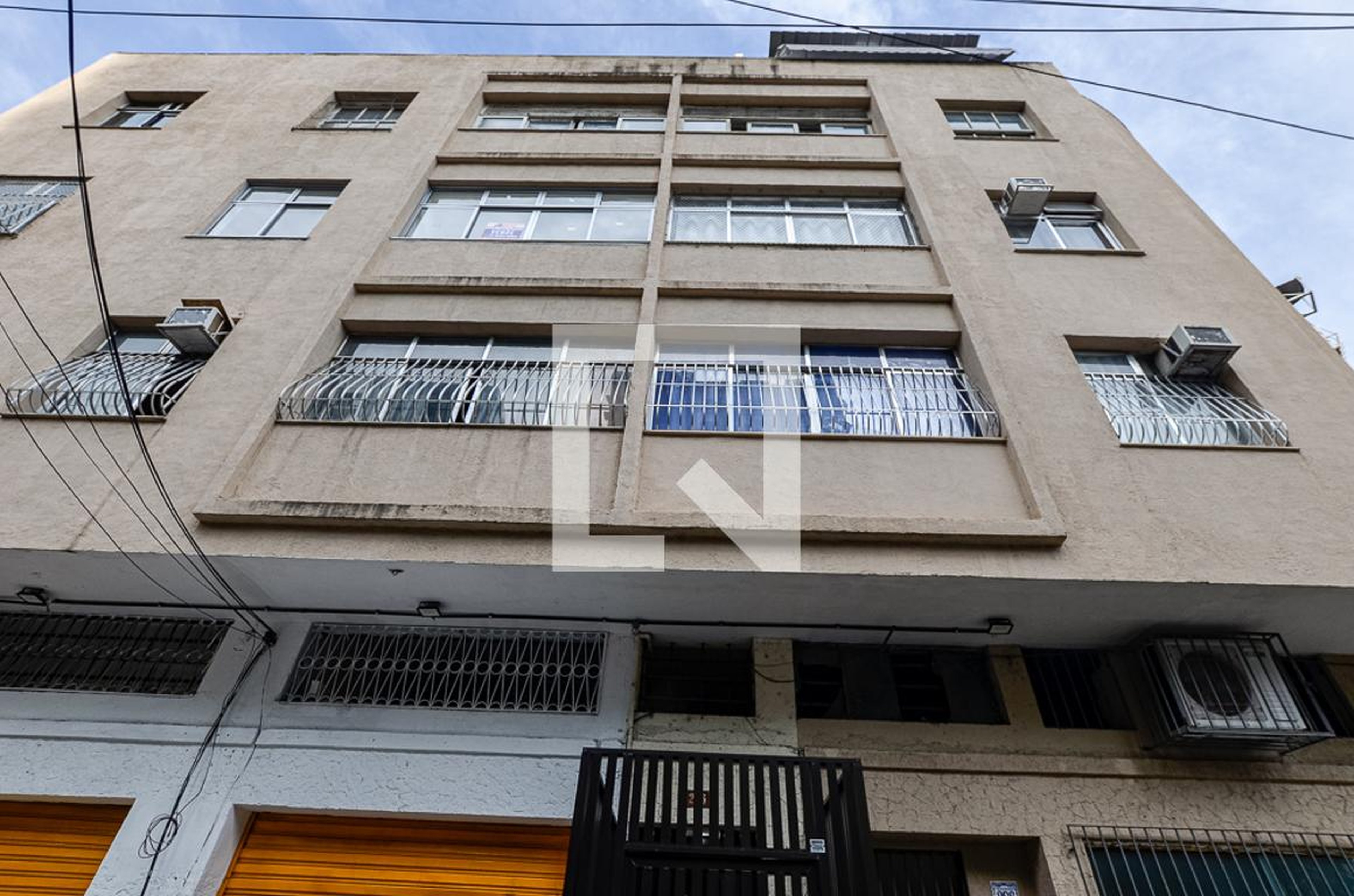 Fachada Condomínio em Avenida Almirante Ary Parreiras, 296