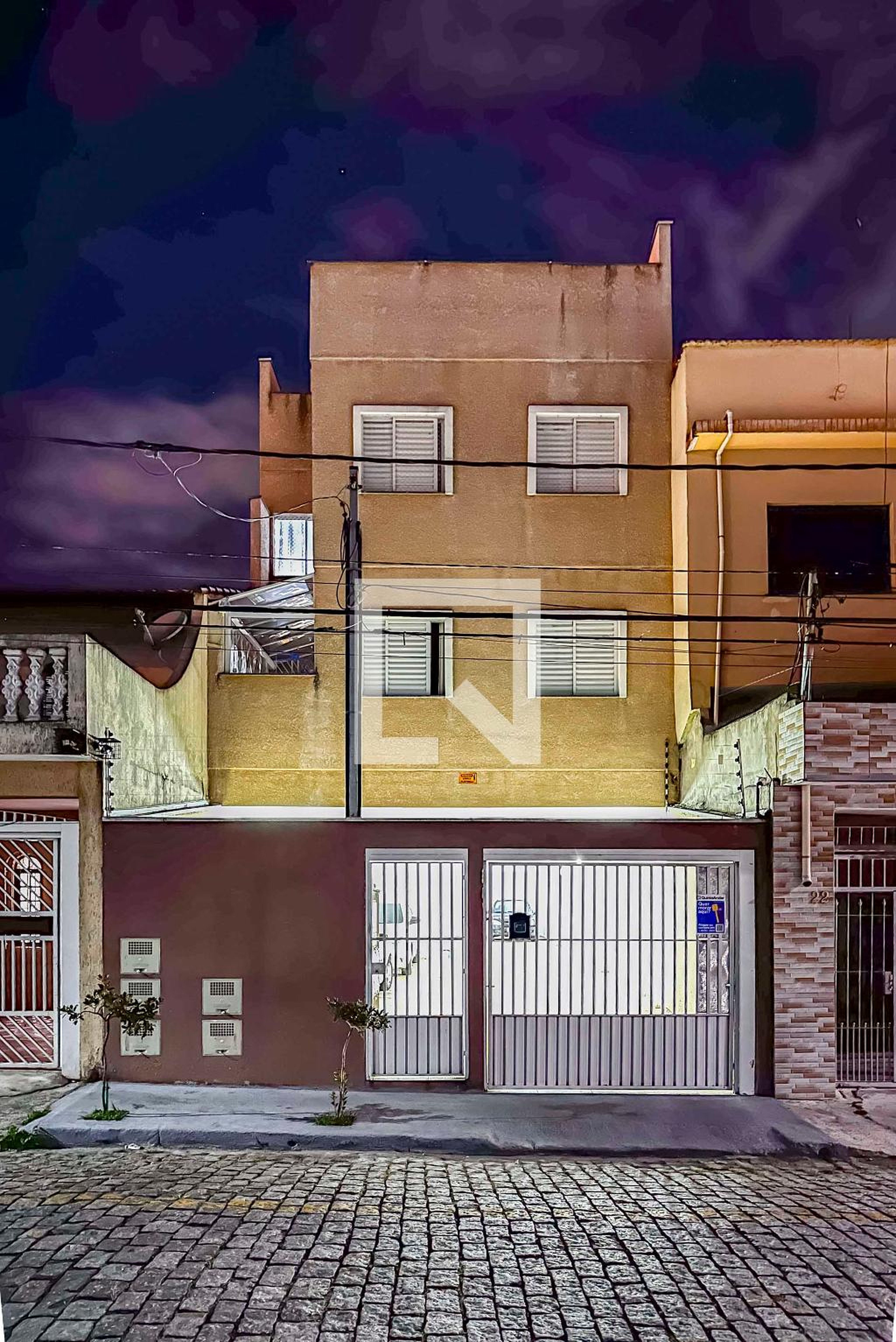 Fachada Condomínio em Rua Ivan Lins, 54