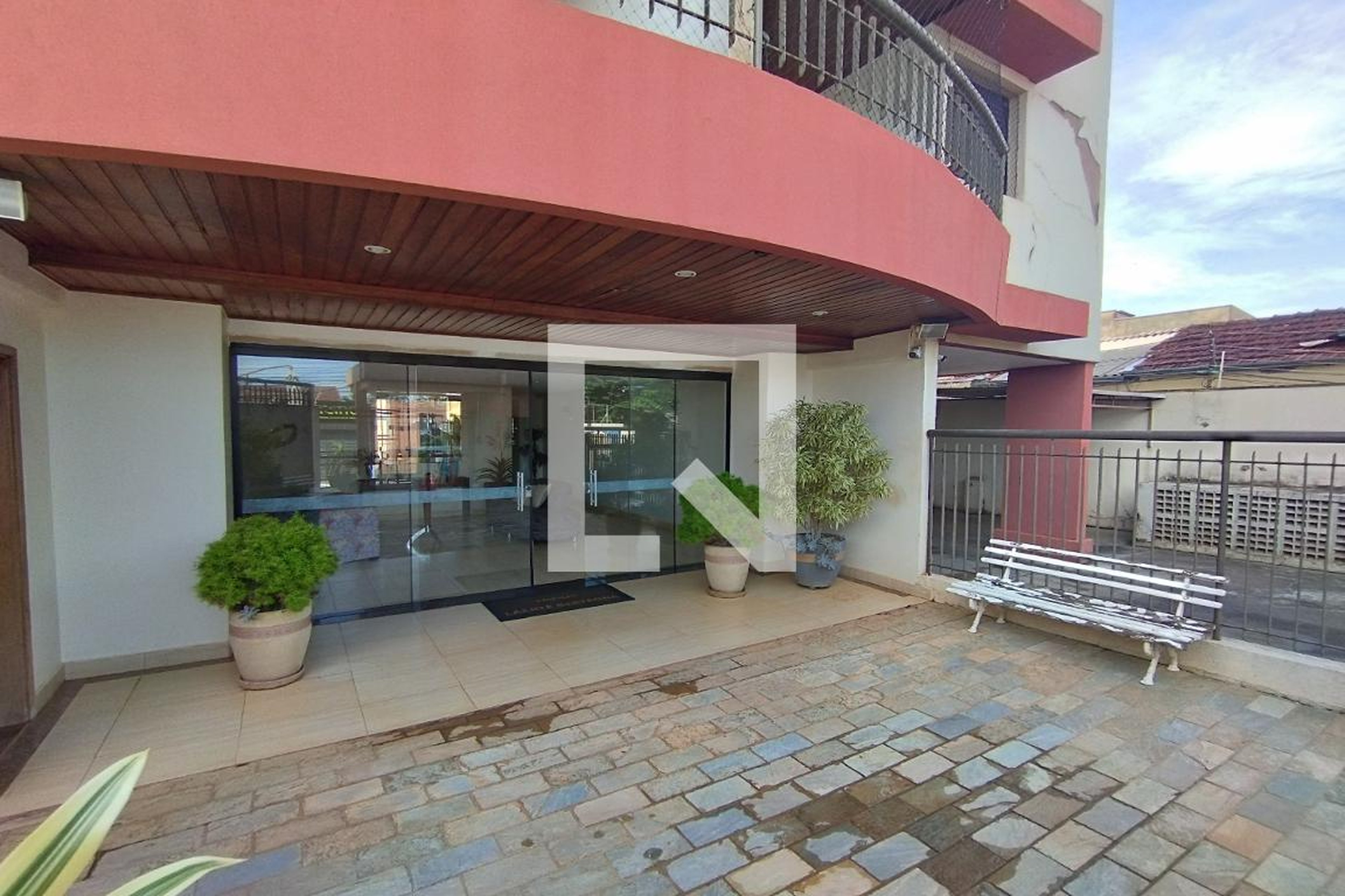 Entrada - Laerte Bertagna