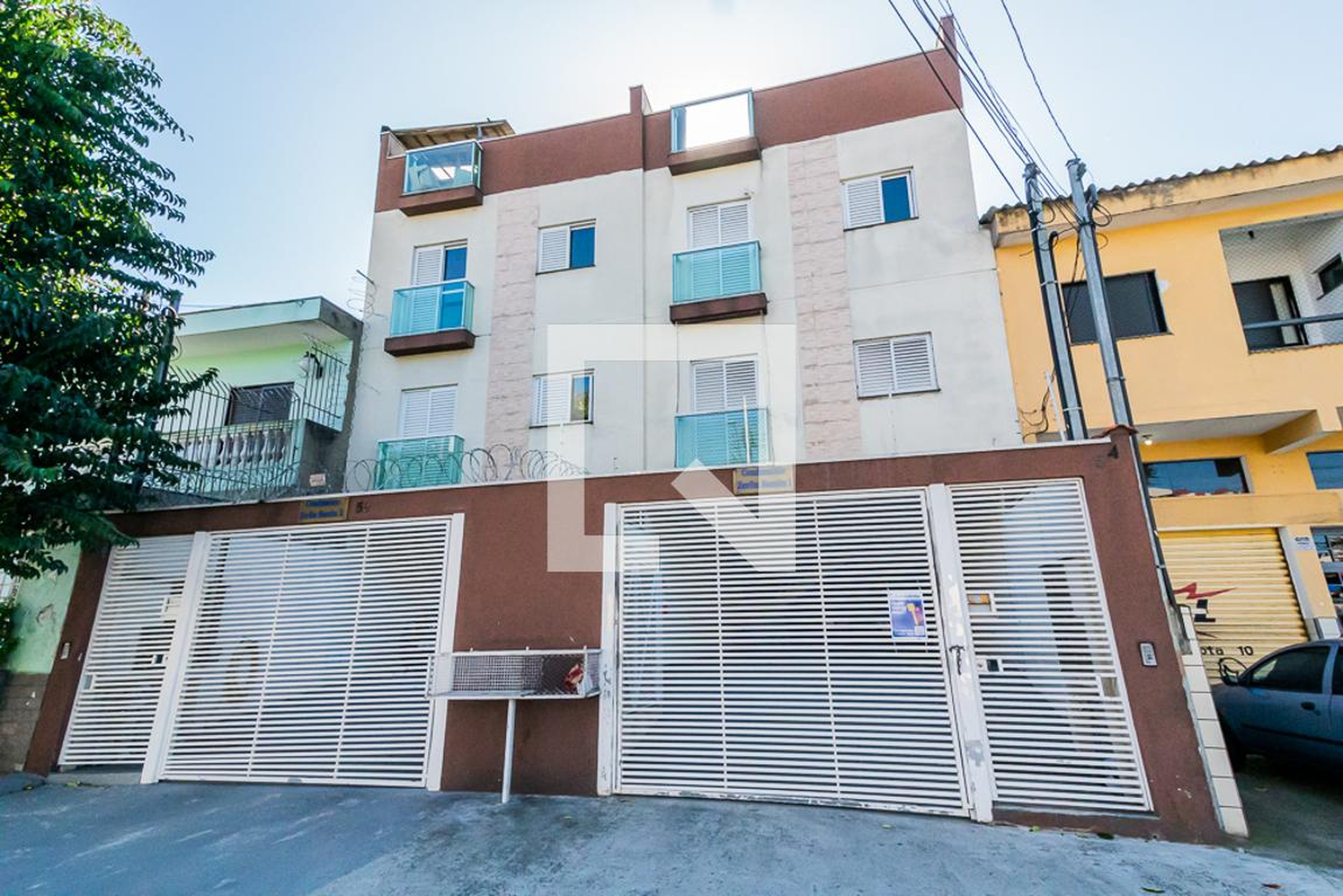 Fachada Condomínio em Rua Antônio Cubas, 54