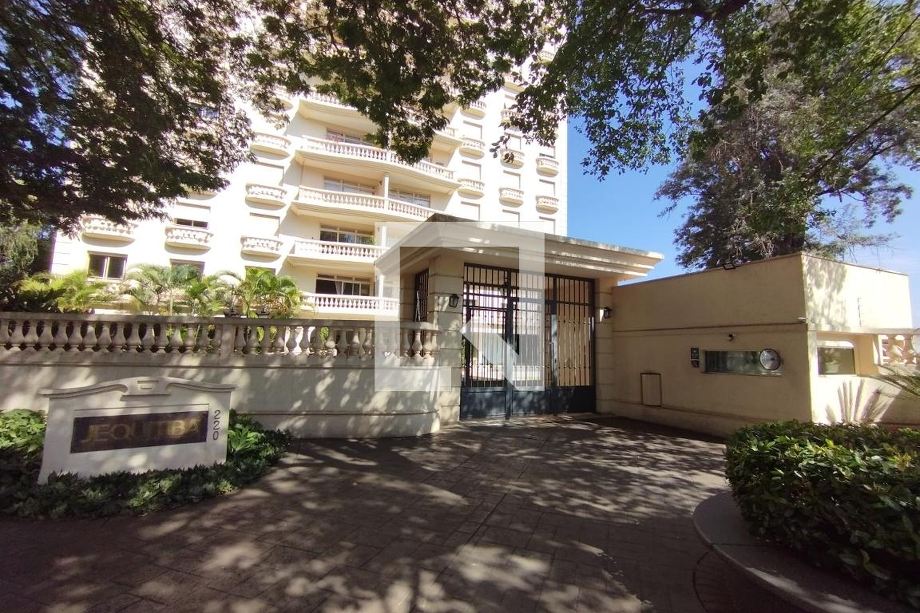 Fachada Condomínio em Avenida Costábile Romano, 220