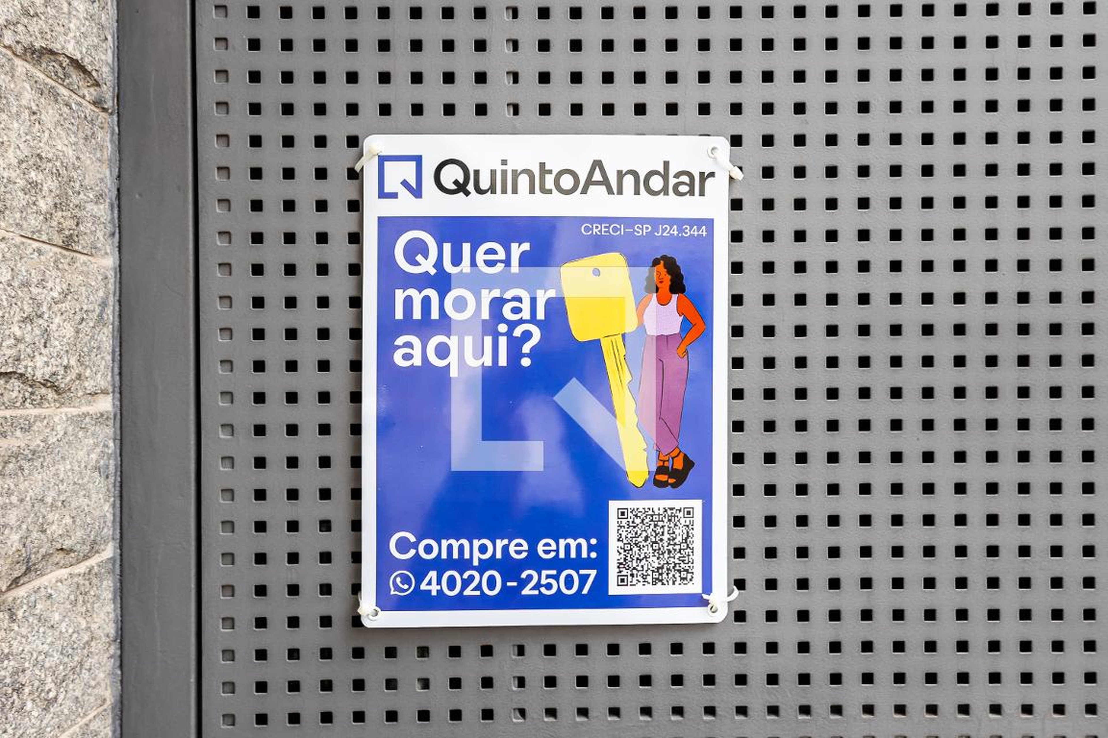 Fachada Condomínio em Rua Campevas, 715