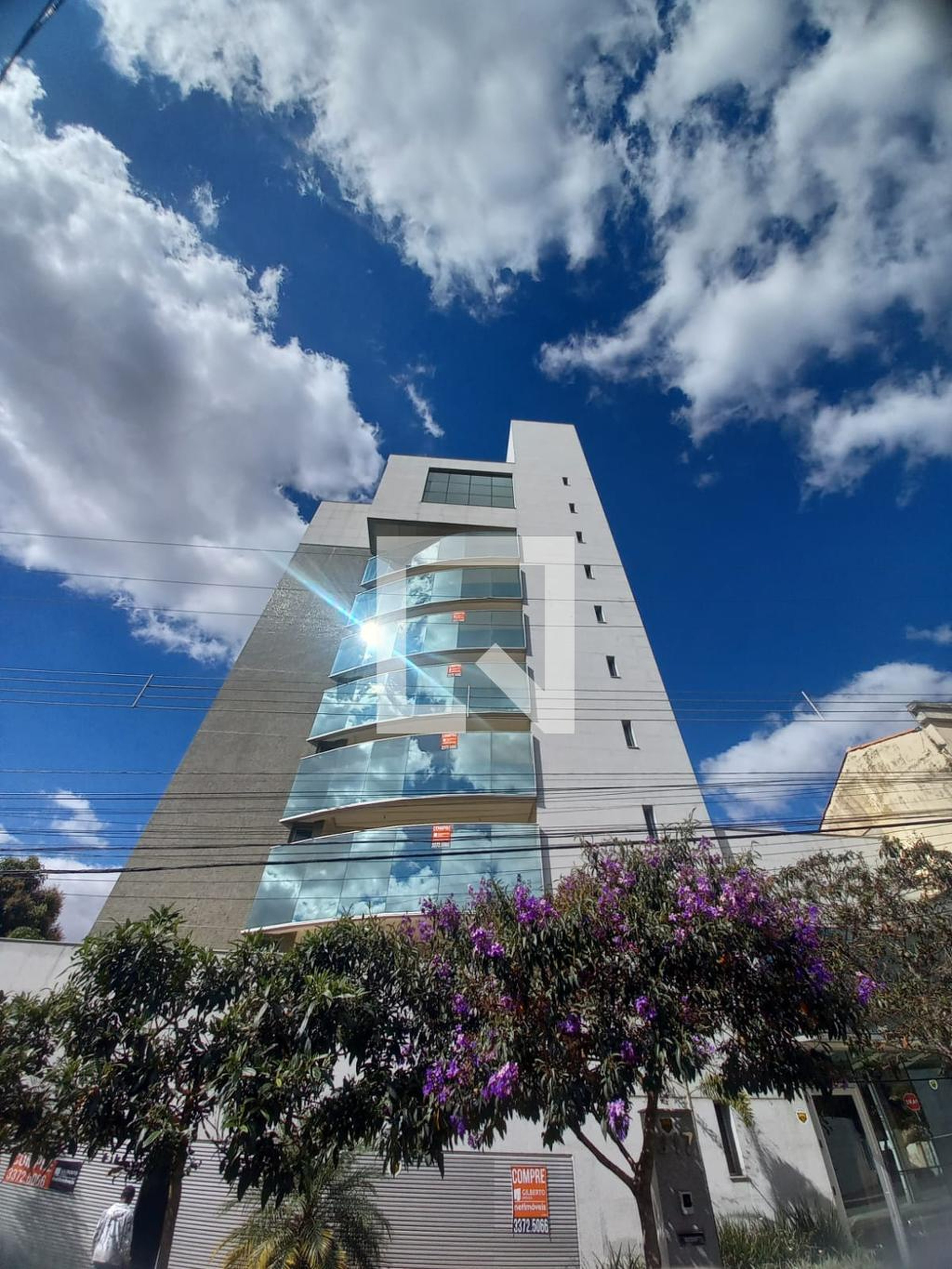 Fachada Condomínio em Rua Turmalina, 317