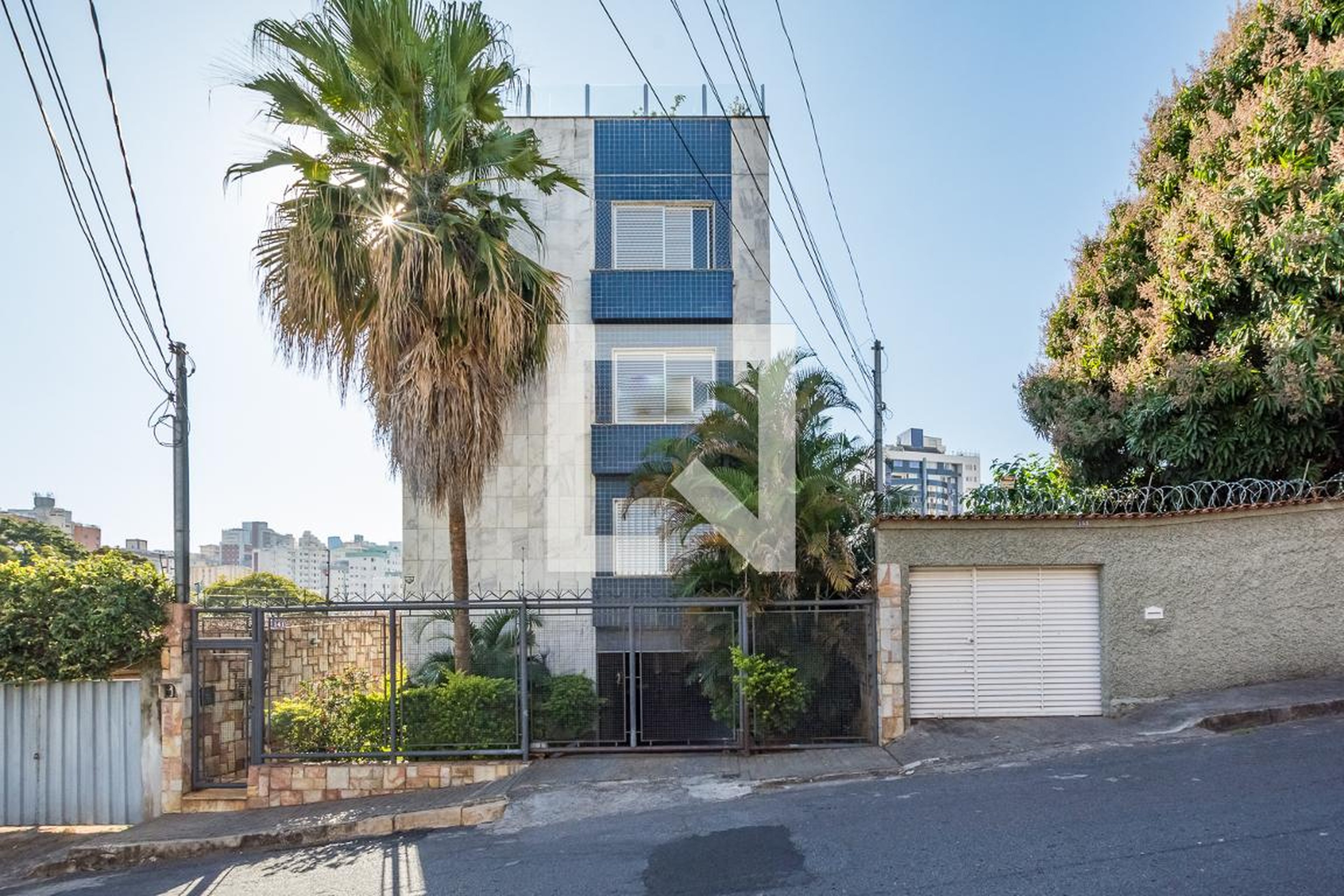 Fachada Condomínio em Rua Industrial José Costa, 141