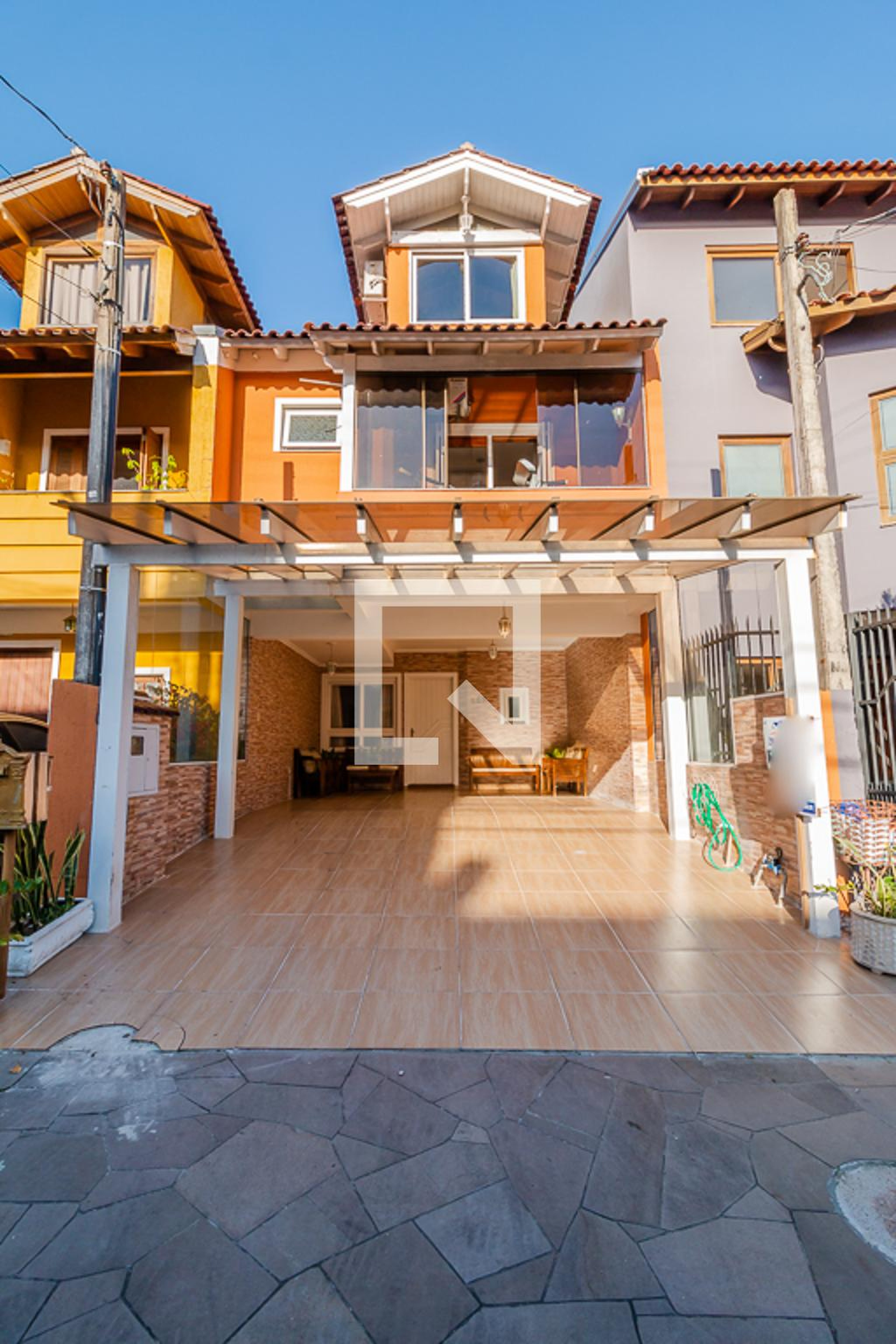 Fachada Condomínio em Rua Guatambu, 128