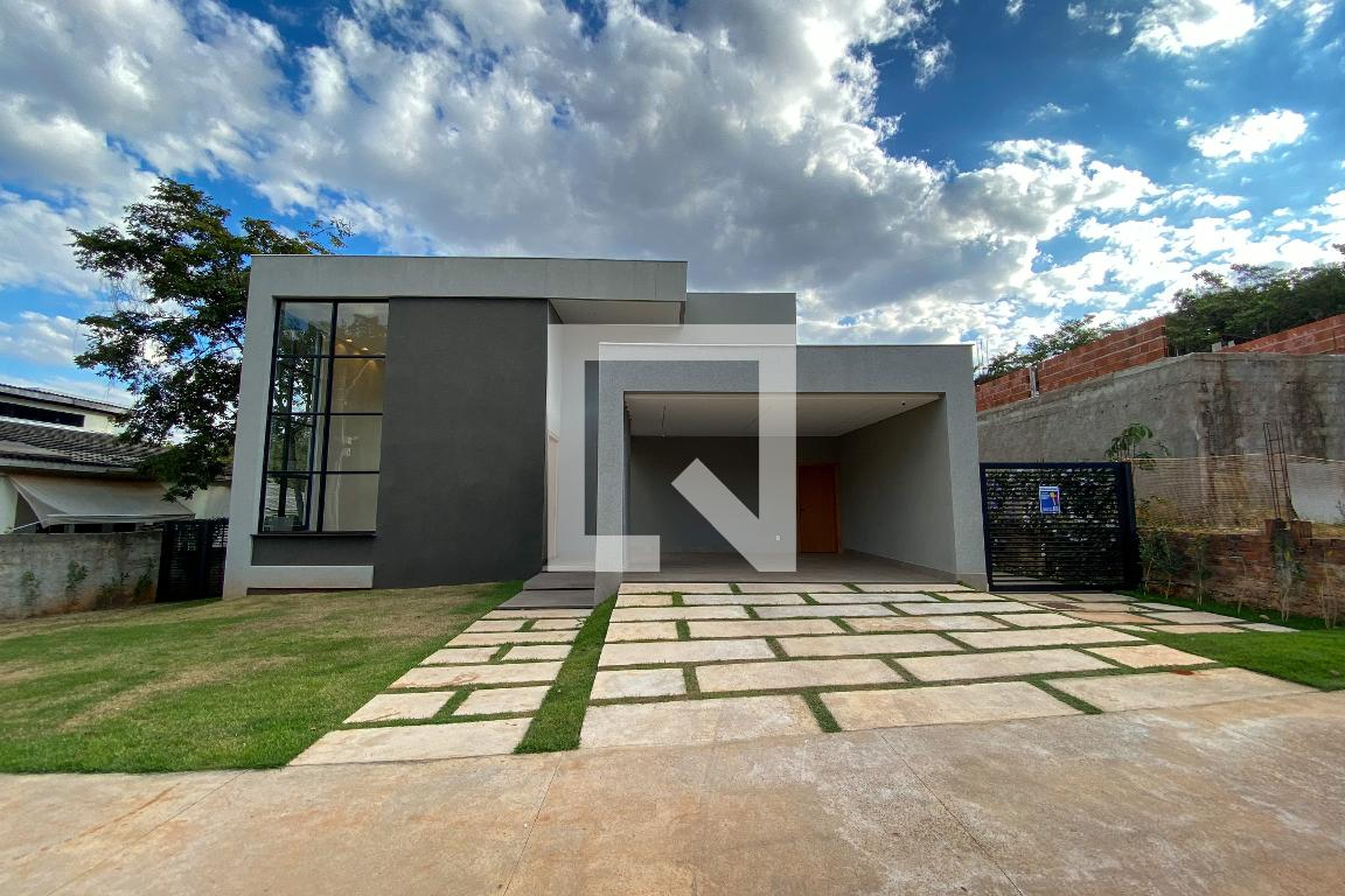 Fachada Condomínio em Condomínio Reserva Santa Mônica, 21