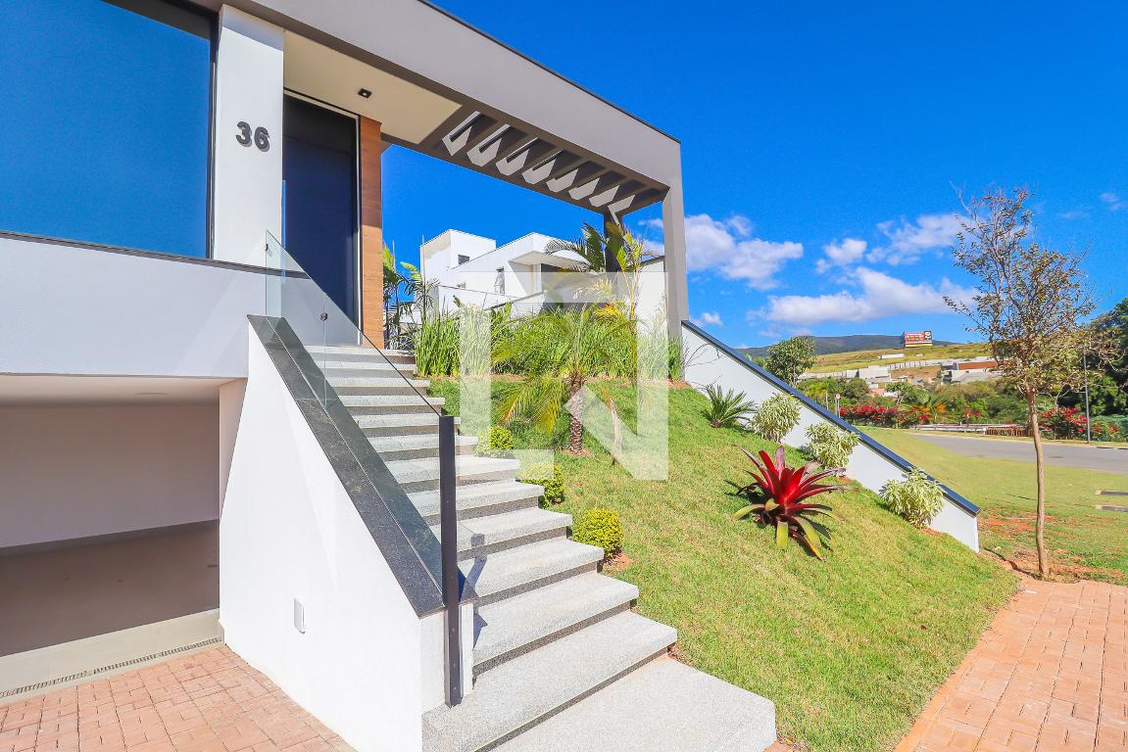 Fachada Condomínio em Rua Lago Guaíba, 35