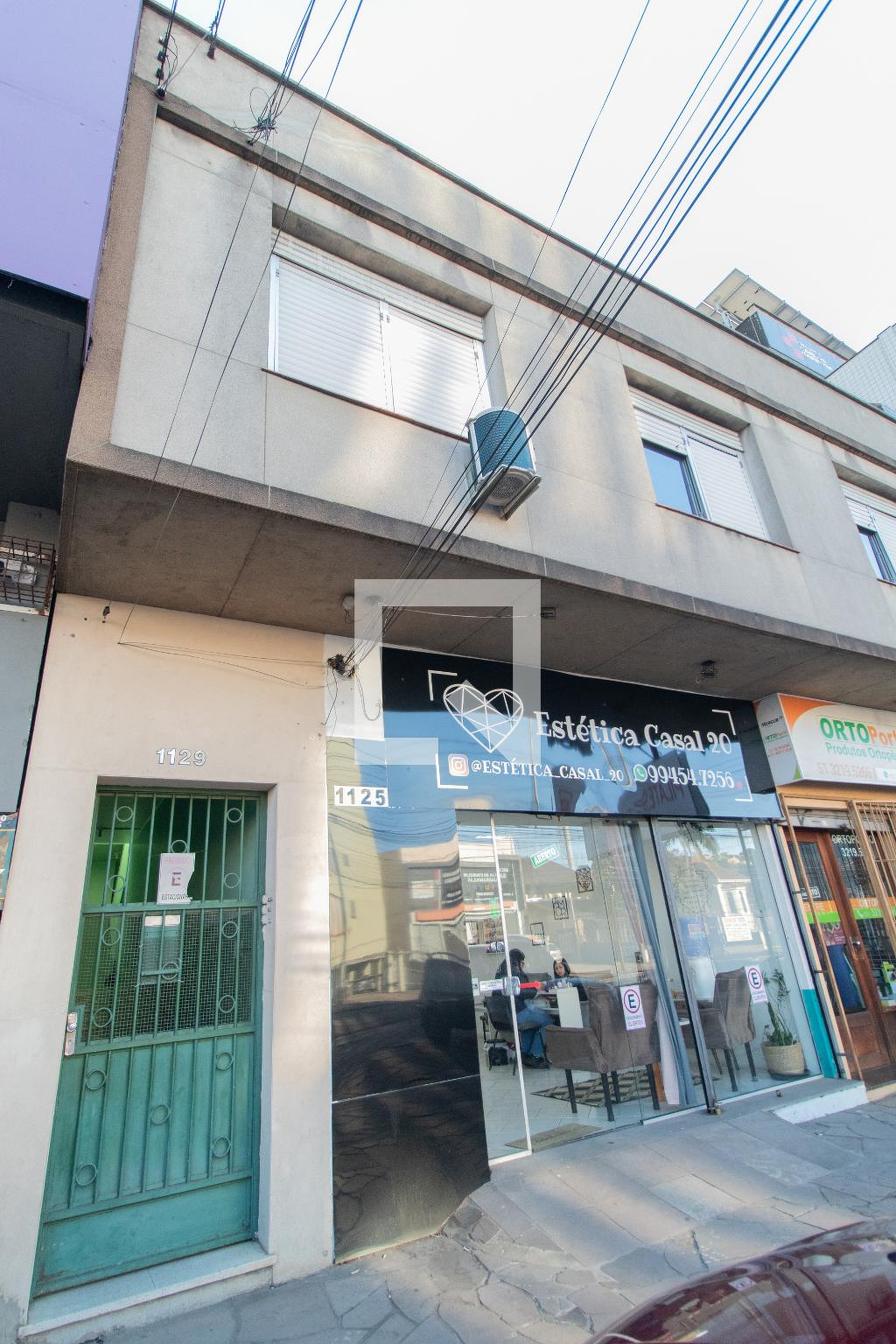 Fachada Condomínio em Avenida Doutor Carlos Barbosa, 1129