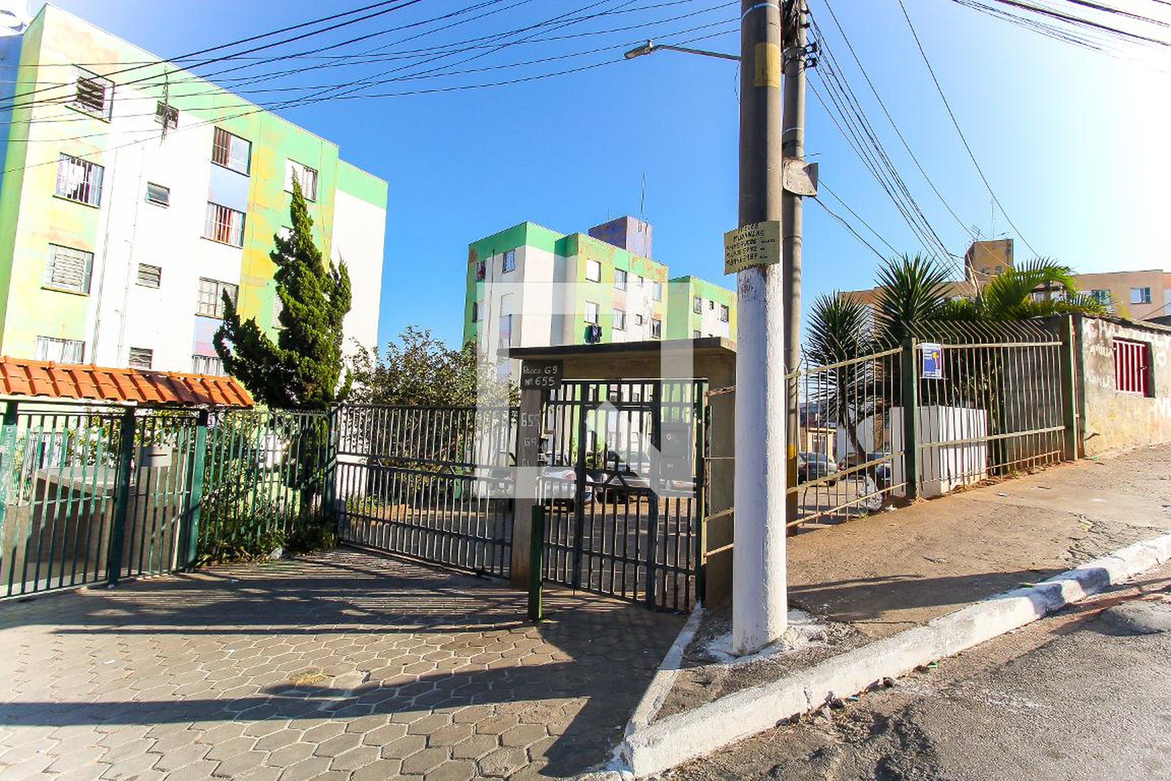 Fachada Condomínio em Rua Arraial de Santa Bárbara, 655