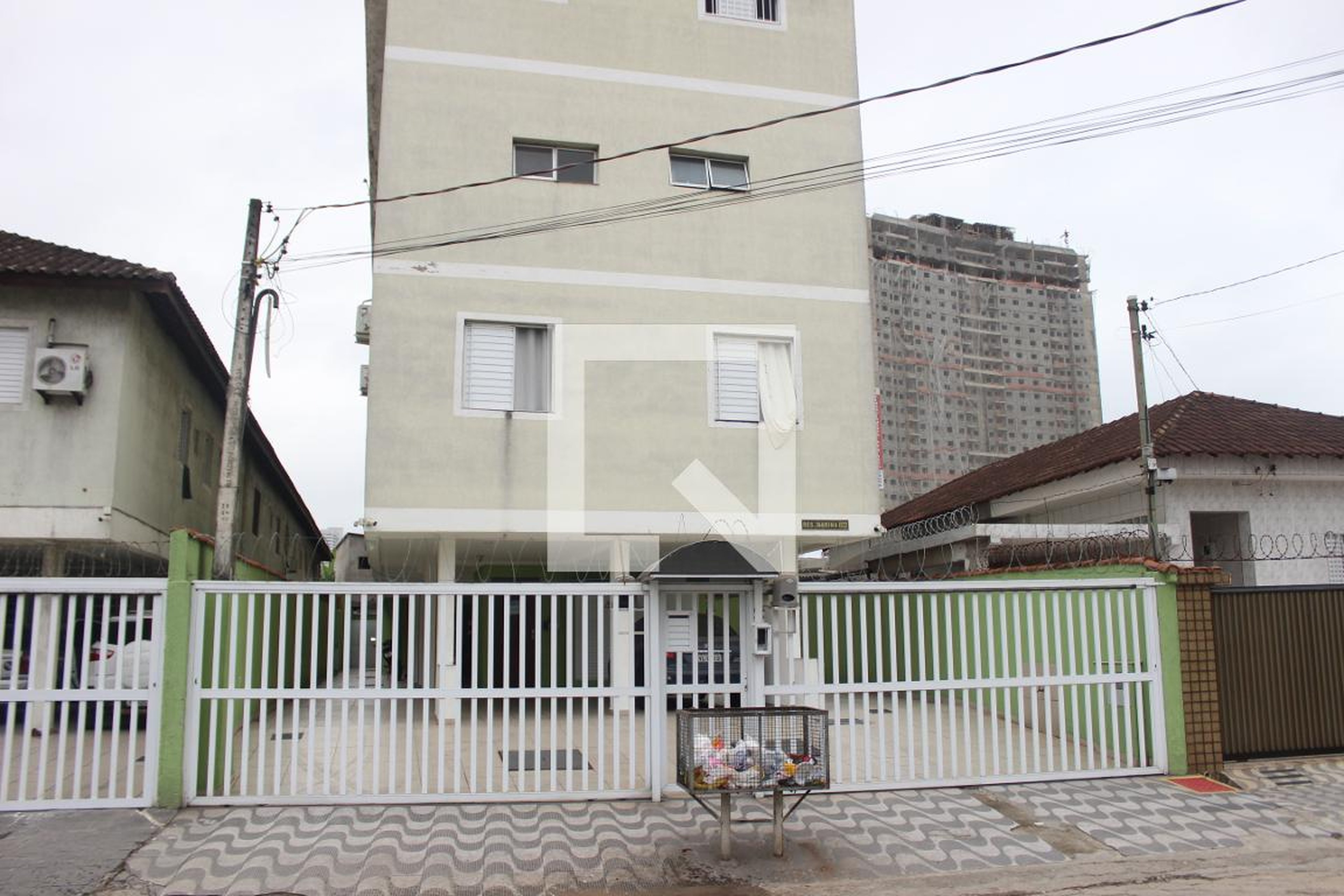 Fachada Condomínio em Rua Carlos Gomes, 2