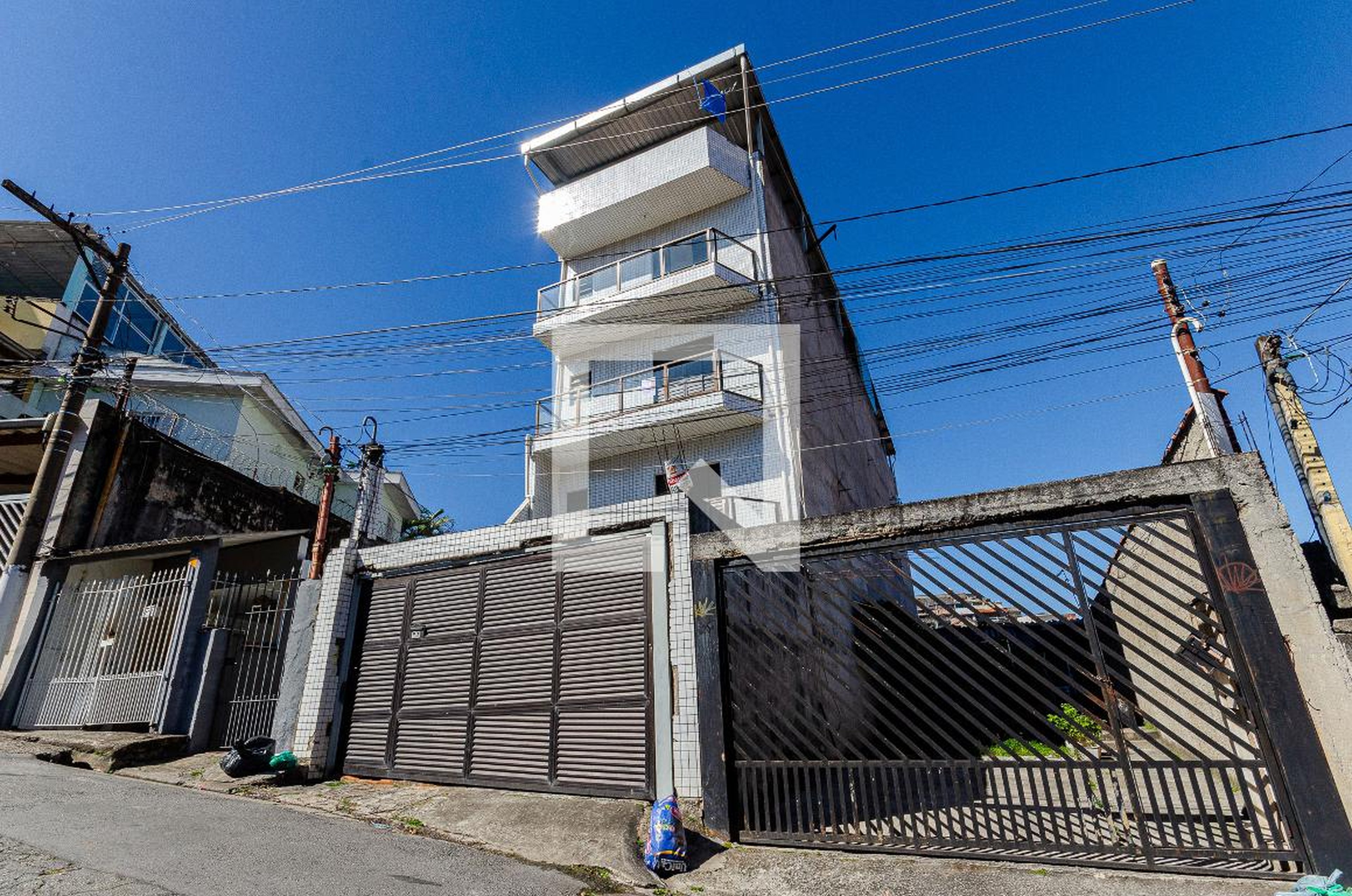 Fachada Edifício Número 74