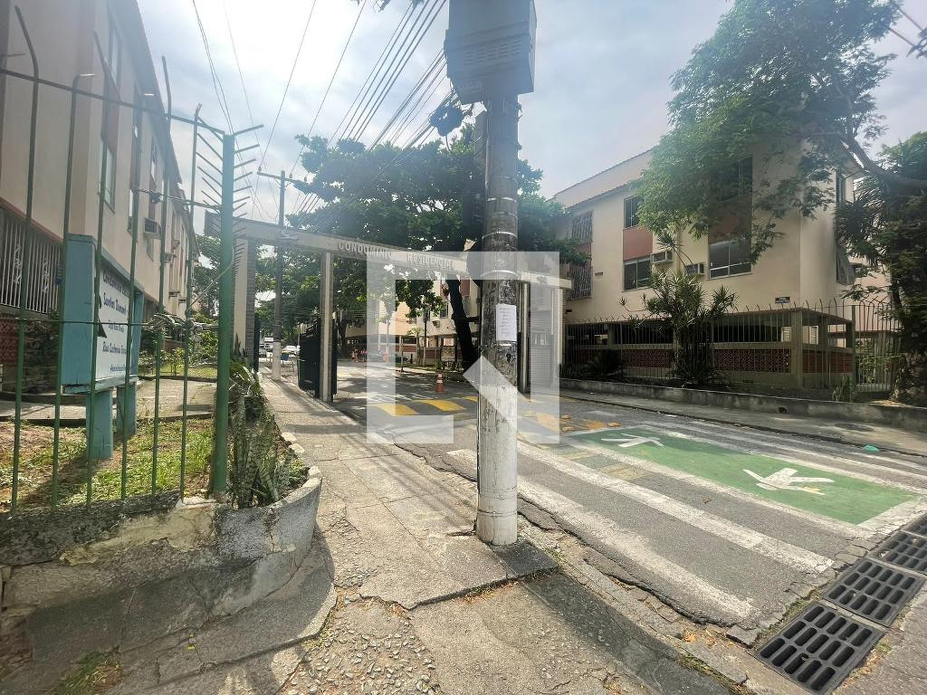Fachada Condomínio em Rua Luís Bayer, 25