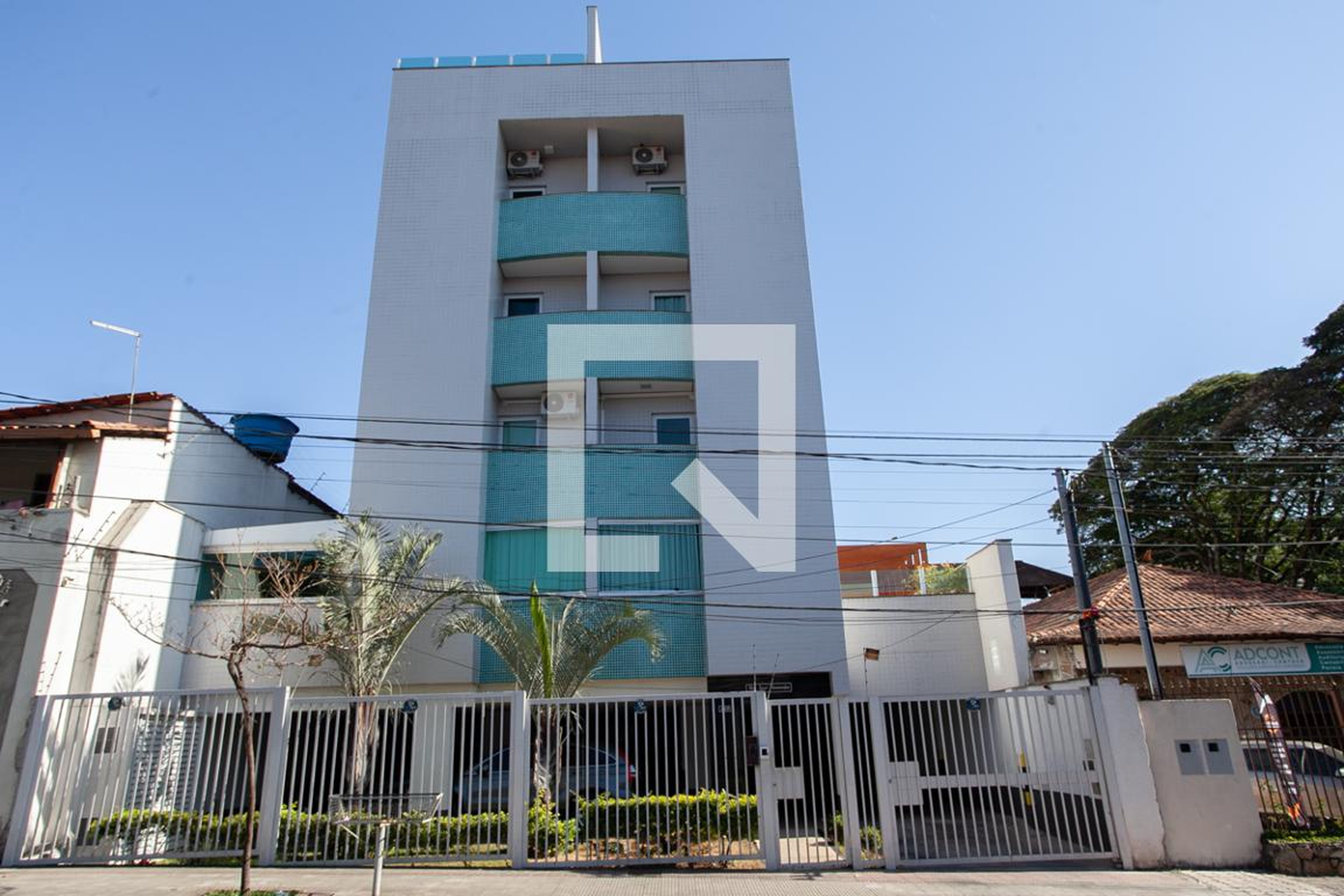 Fachada Condomínio em Avenida General Carlos Guedes, 149