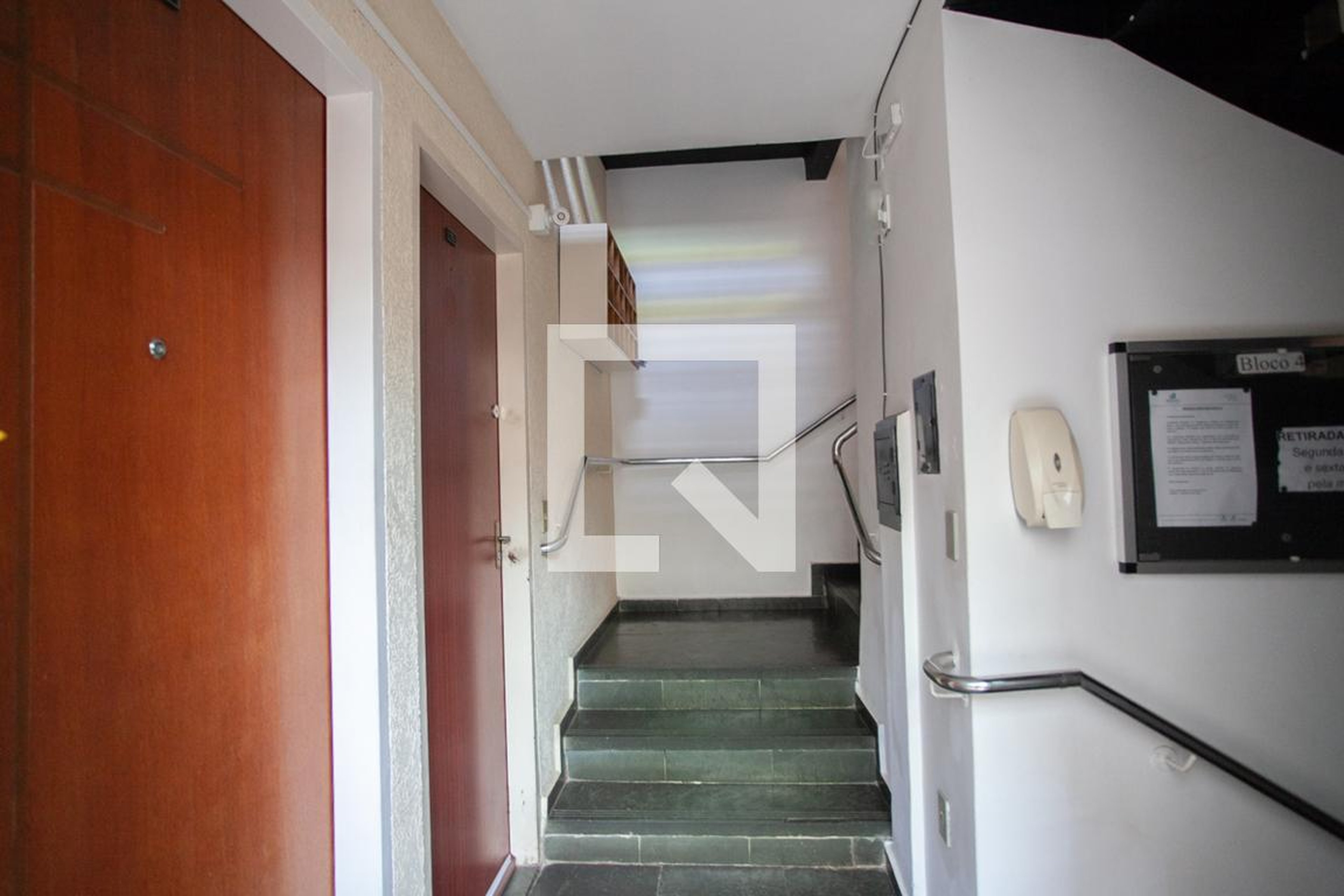 Hall de entrada - Edifício Residencial Évora