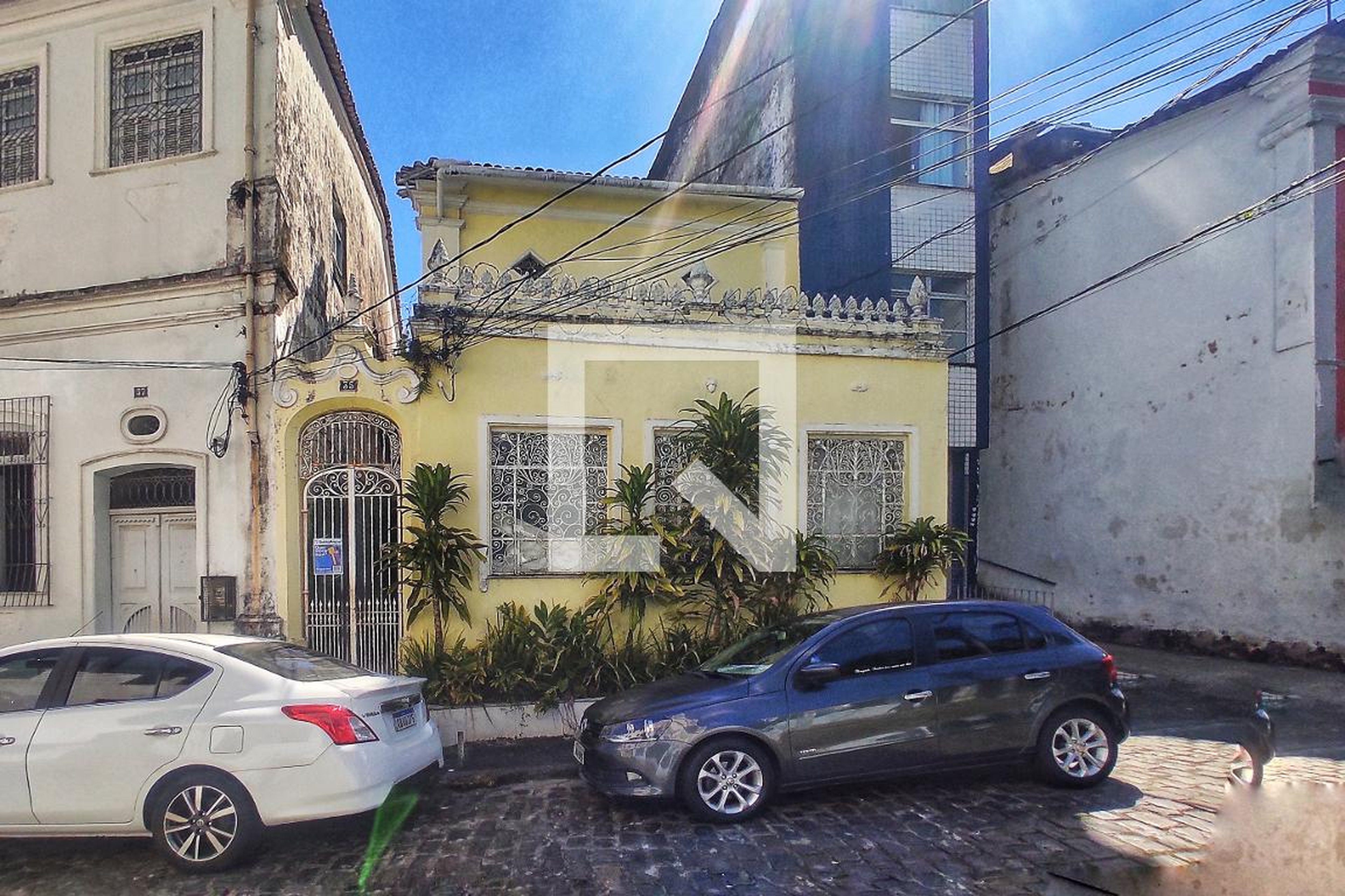 Fachada Condomínio em Rua Democrata, 35