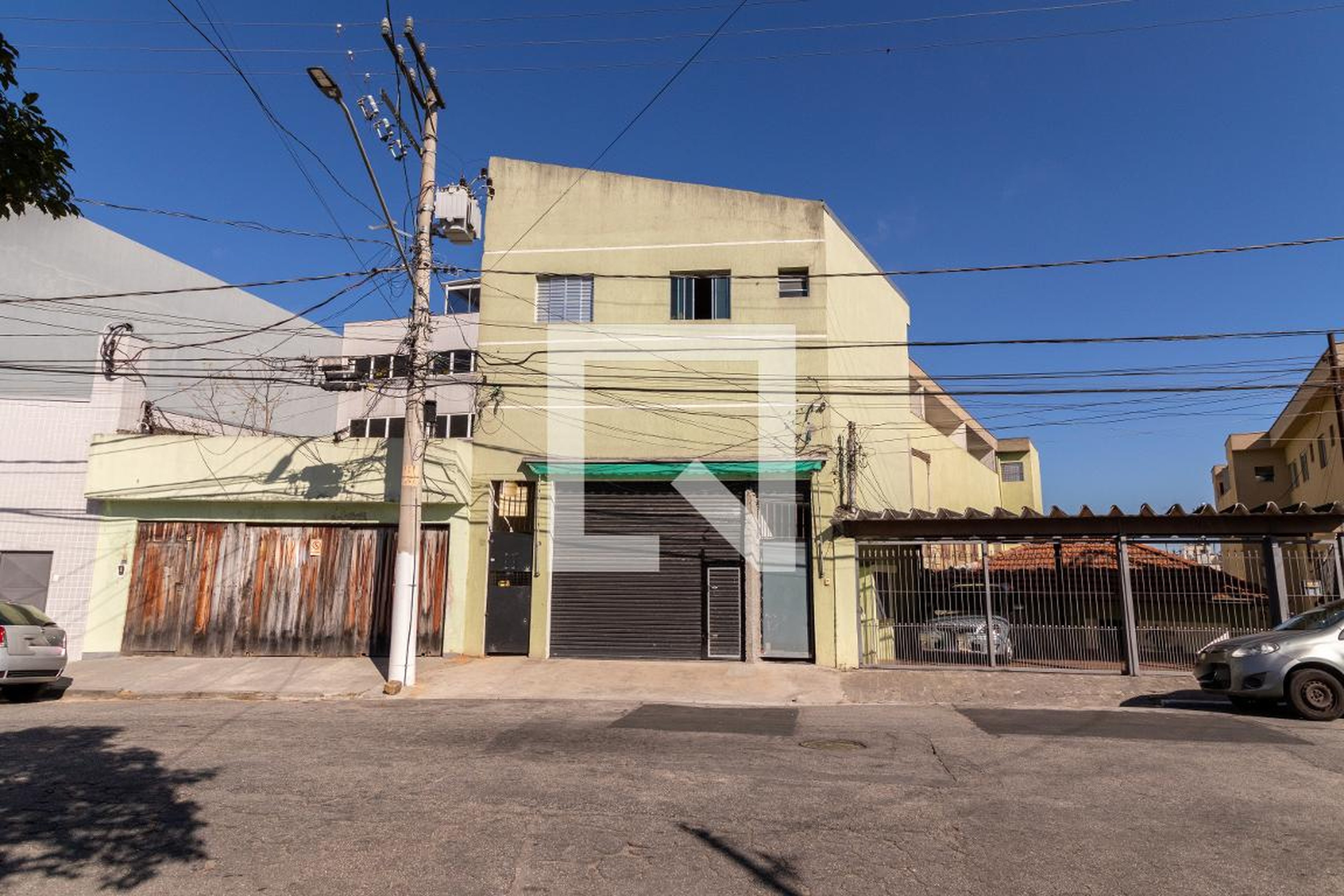 Fachada Condomínio em Rua Rosa dos Ventos, 127