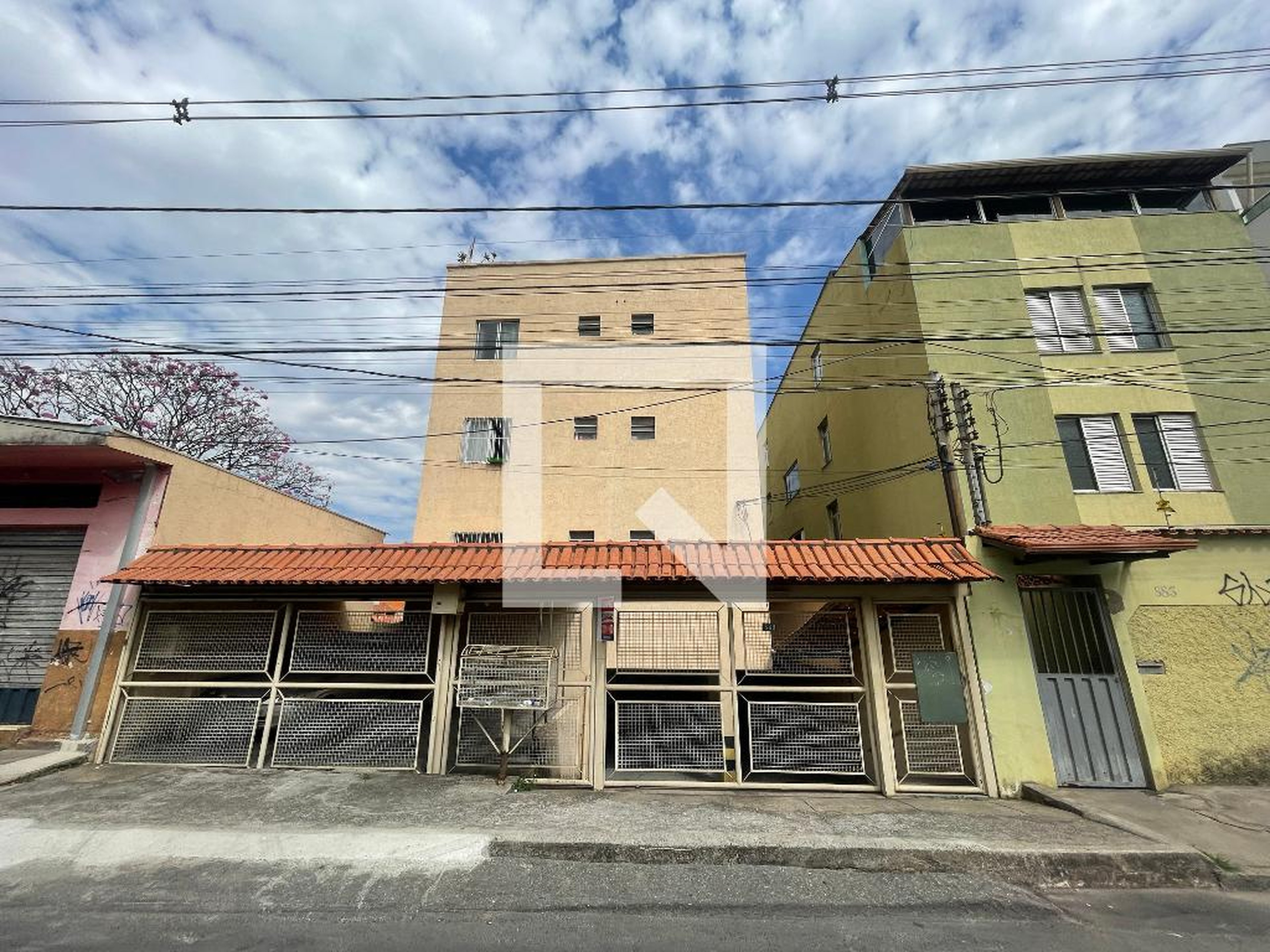 Fachada do Prédio Condomínio em Rua Buganville, 869