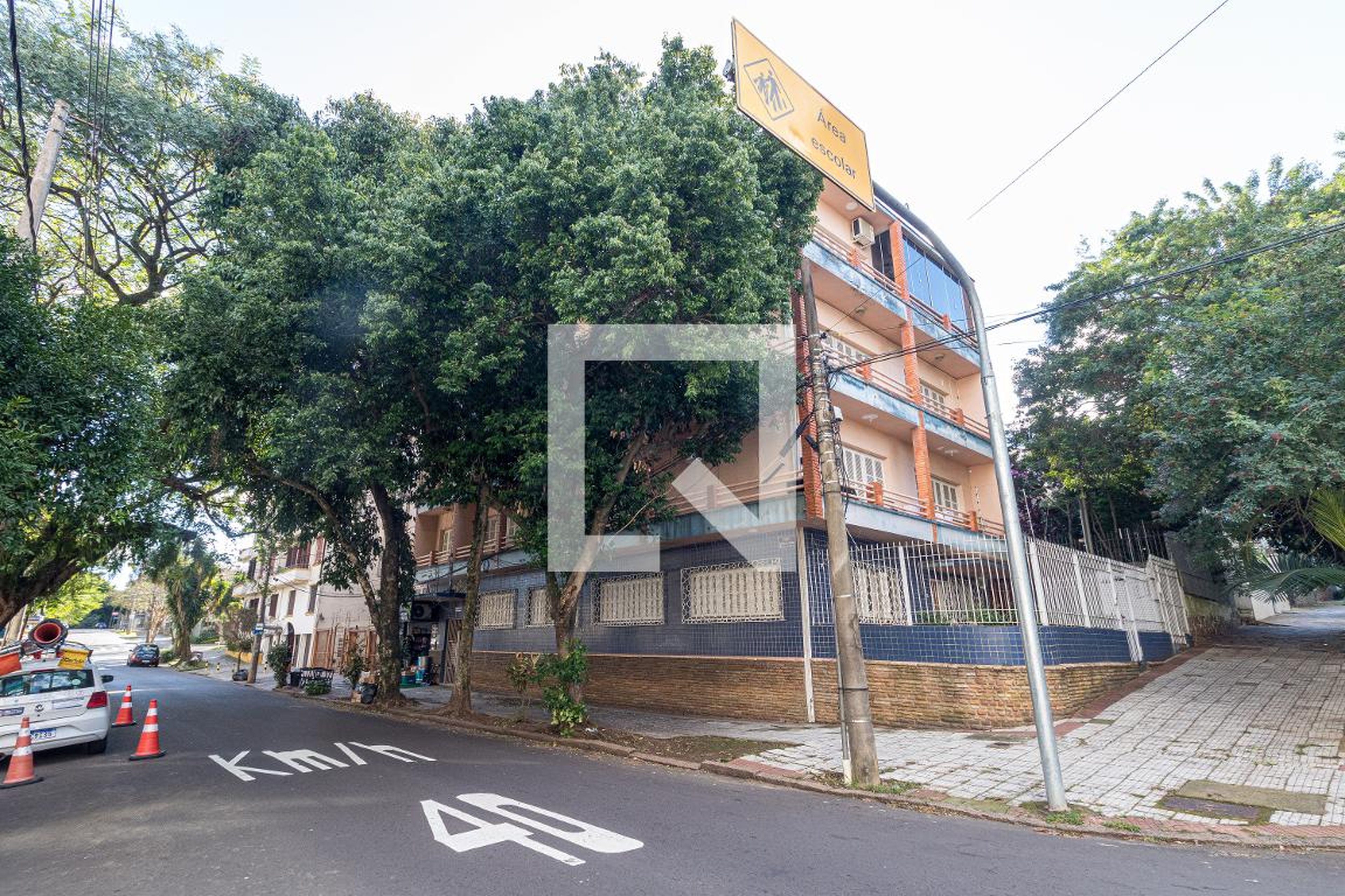 Fachada do Prédio Condomínio em Rua Ferreira Viana, 282