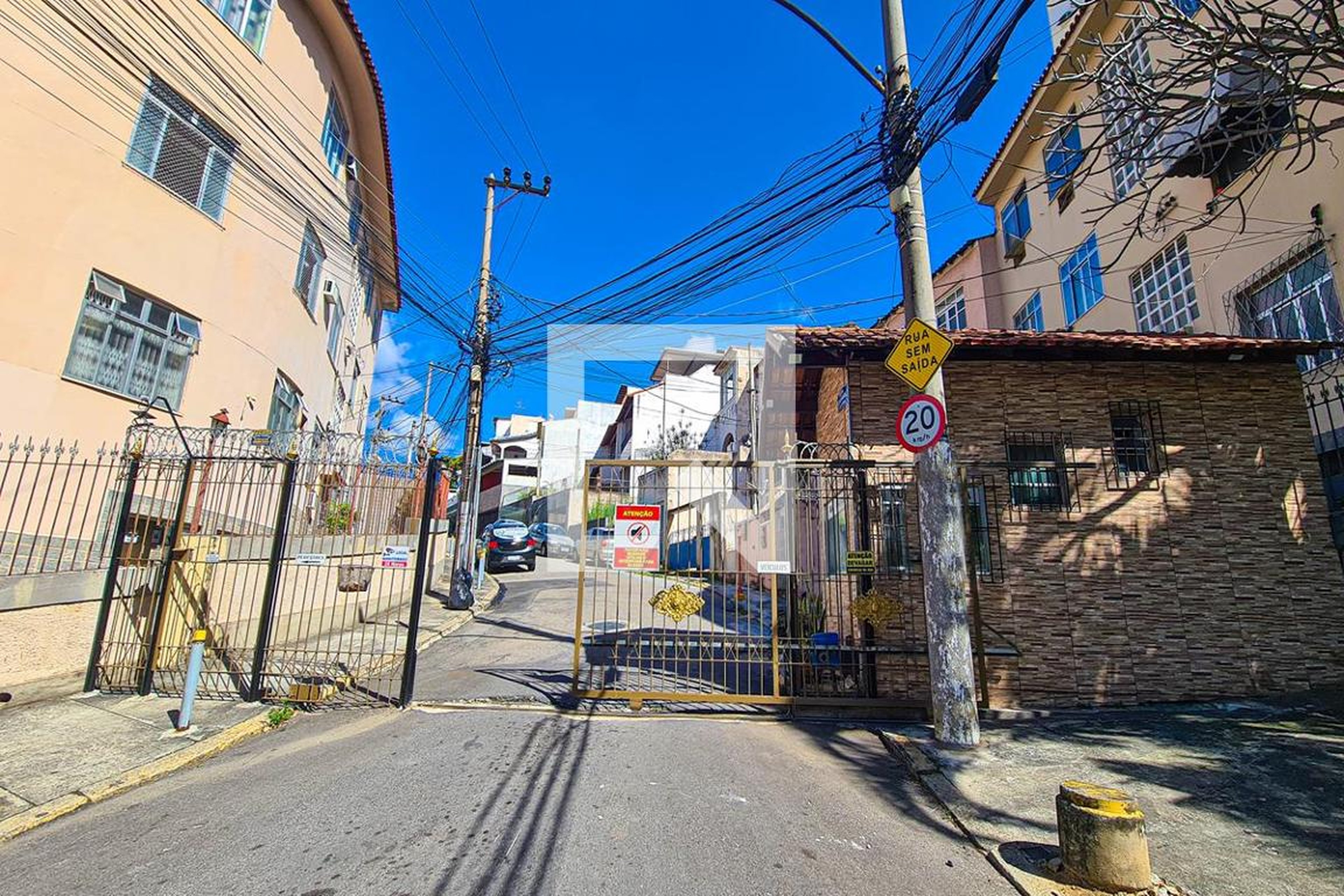 Fachada do Condomínio Condomínio em Rua Juruviara, 85