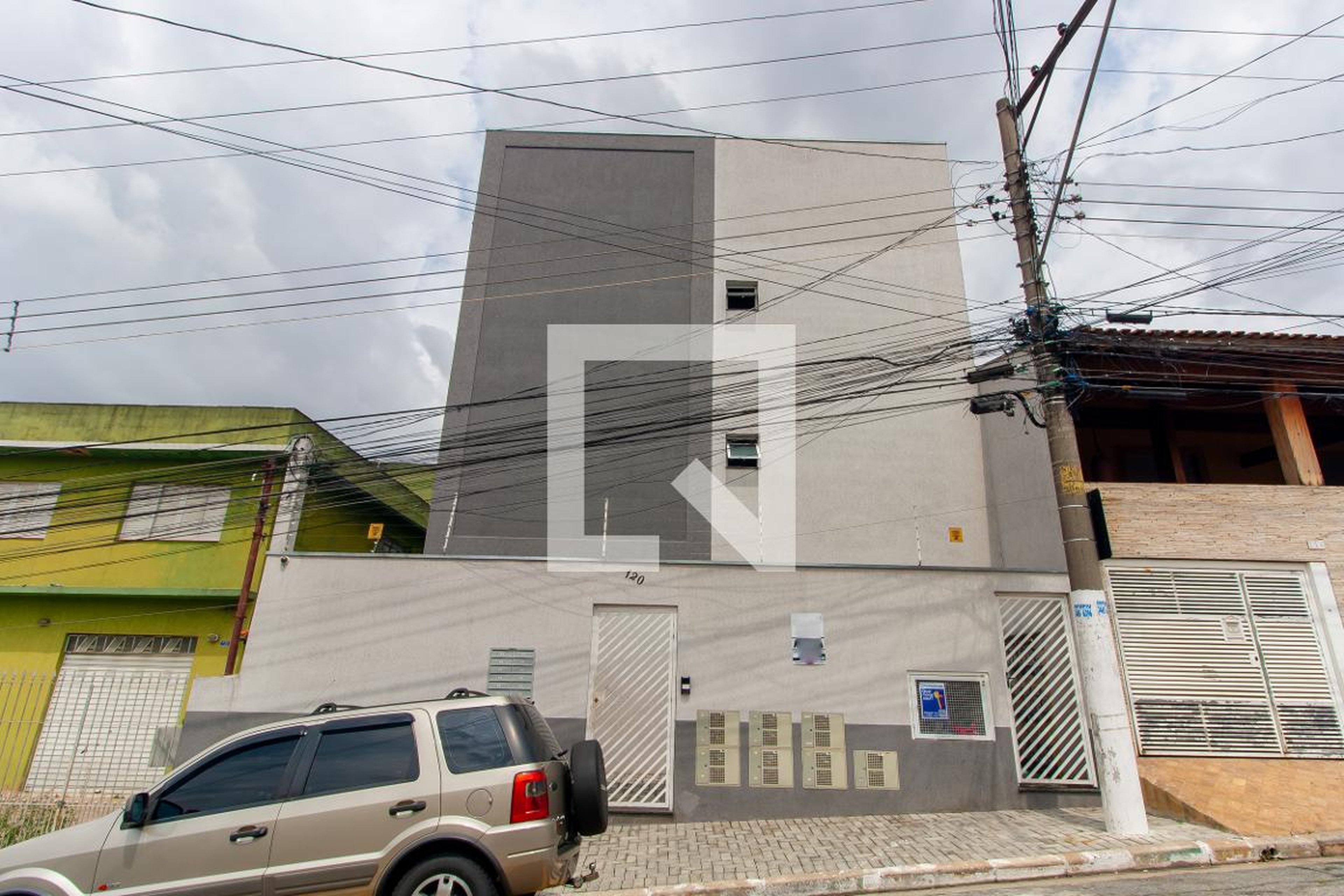 Fachada Condomínio em Rua Ingarana, 120